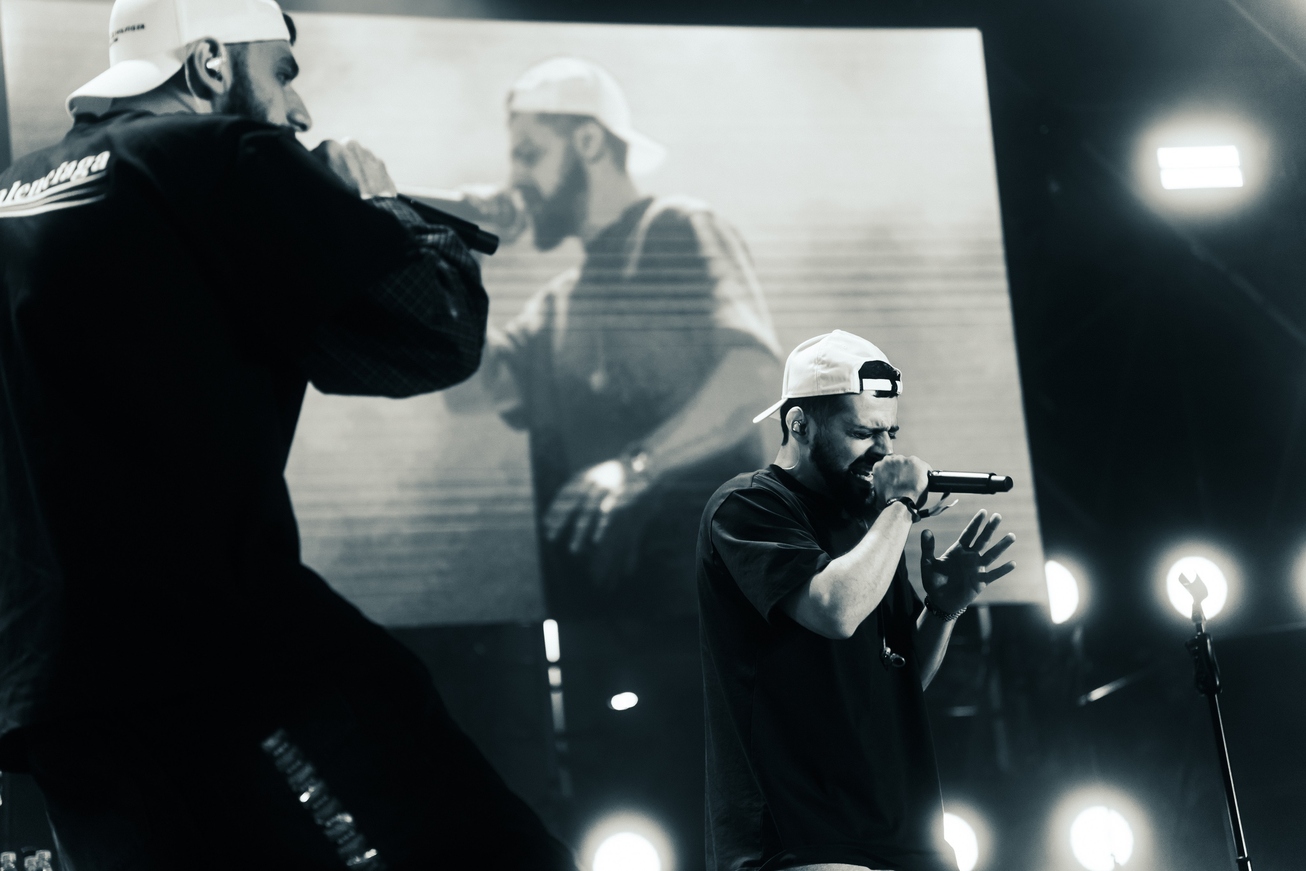 Концерт Jakone & A.V.G на фестивале Grounded Event. Ilya Foxy — автомобильный фотограф