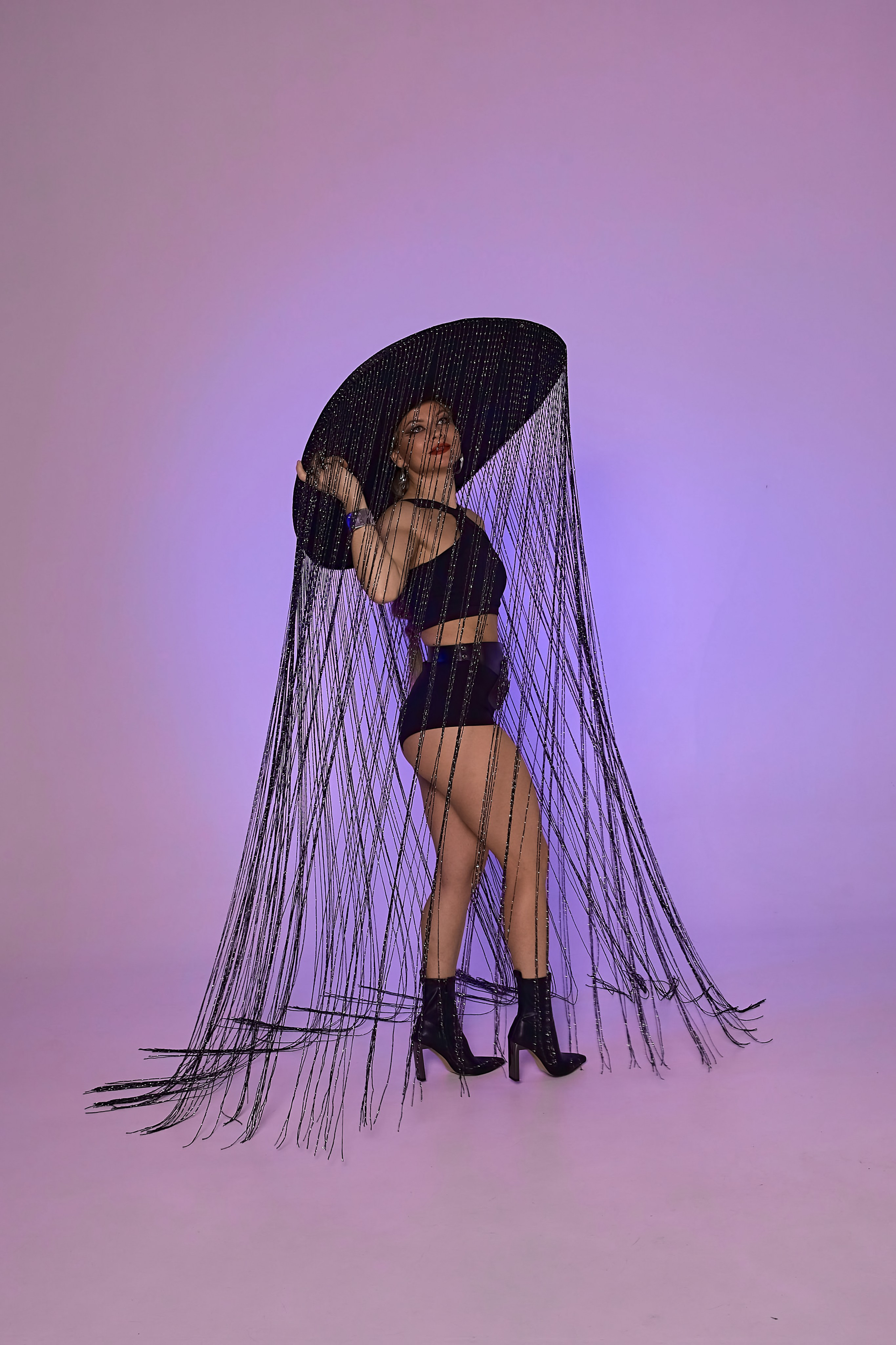 Портретная студийная фотосессия в шикарной шляпе. Семейный и свадебный фотограф в Краснодаре Михеева Светлана