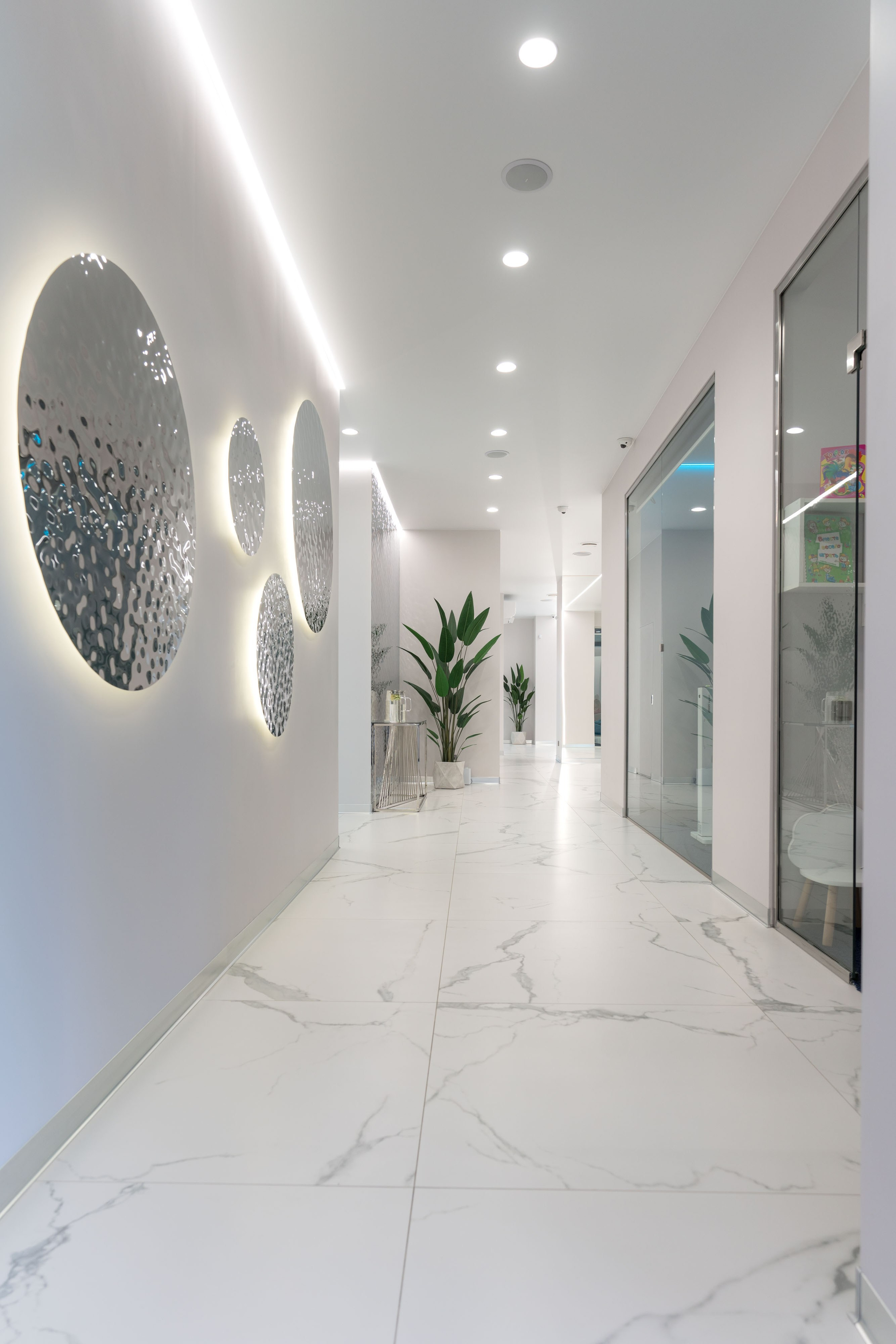 Дизайн интрьера стоматологической клиники «Da Vinci». Архитектурно-дизайнерское бюро ROOMS