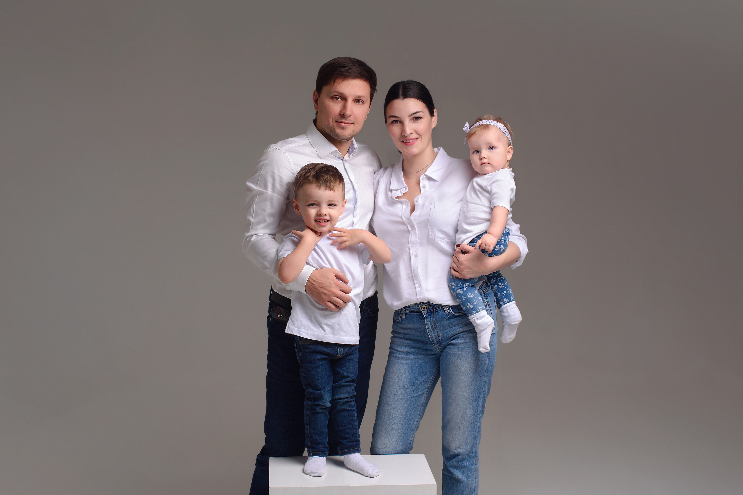 Семейные съемки в стиле минимализм. Алёна Маслова — Семейный фотограф — Женский портрет —Тюмень