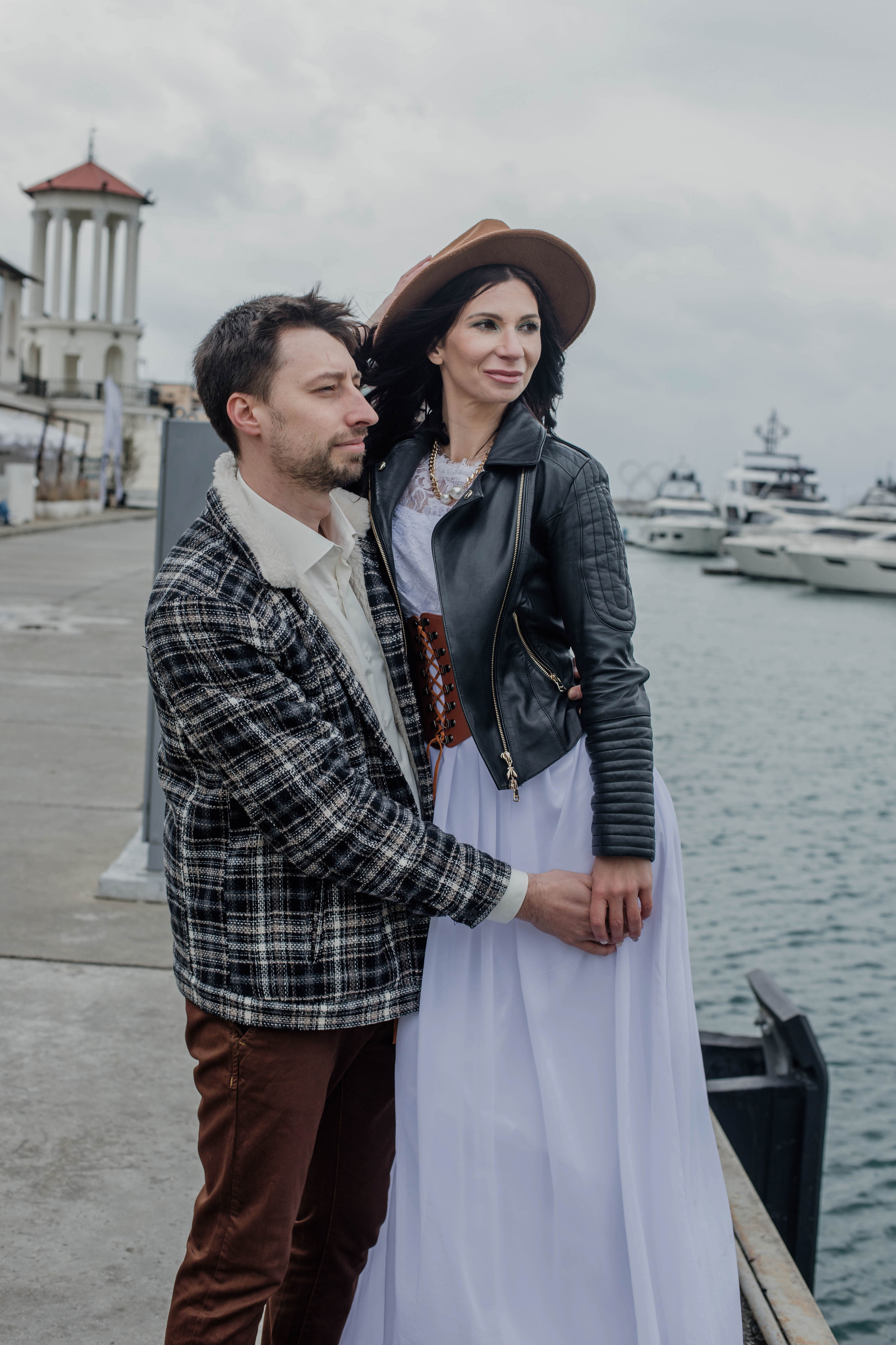 Съемка на годовщину свадьбы Анны и Елисея в морском порту СочиПрогулочная фотосессия на годовщину свадьбы. Свадебный, семейный, детский фотограф в Сочи Виолетта Александрова