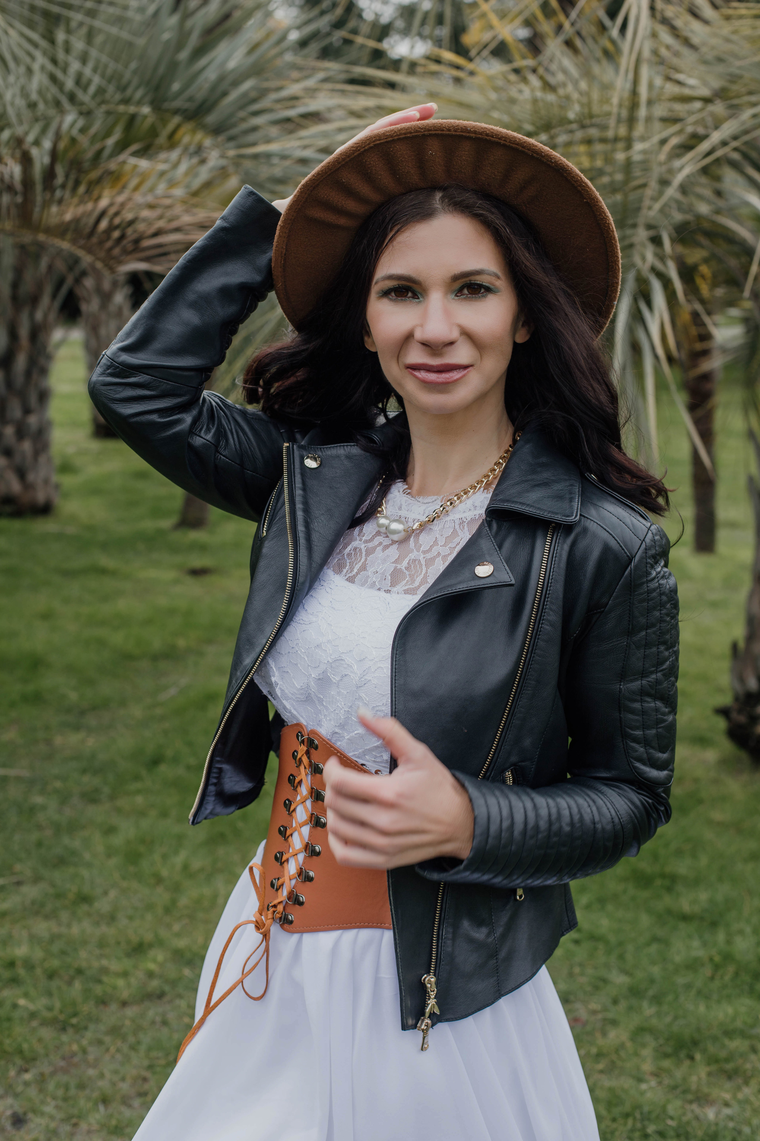 Съемка на годовщину свадьбы Анны и Елисея в морском порту СочиПрогулочная фотосессия на годовщину свадьбы. Свадебный, семейный, детский фотограф в Сочи Виолетта Александрова