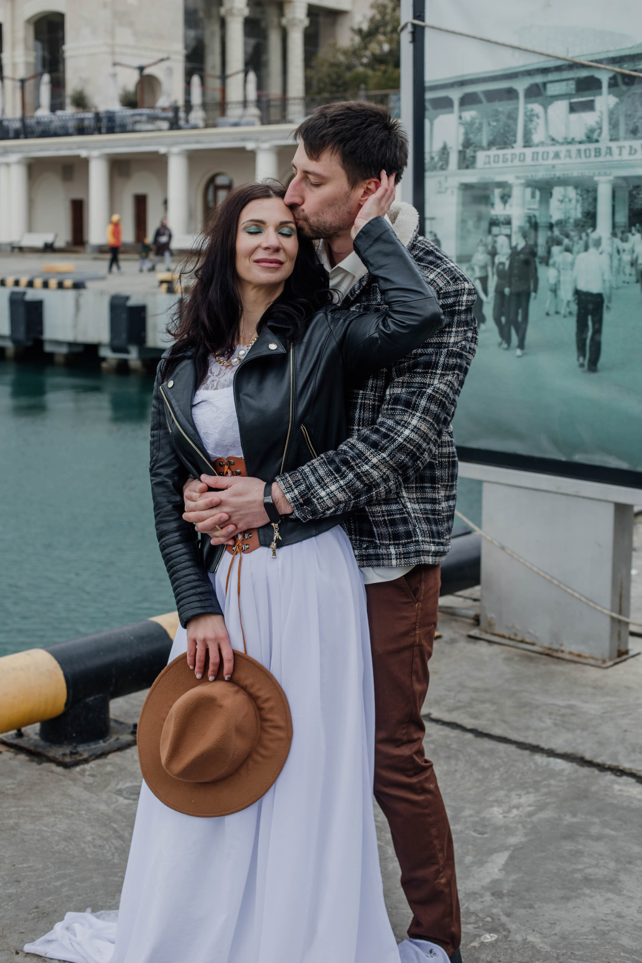 Съемка на годовщину свадьбы Анны и Елисея в морском порту СочиПрогулочная фотосессия на годовщину свадьбы. Свадебный, семейный, детский фотограф в Сочи Виолетта Александрова