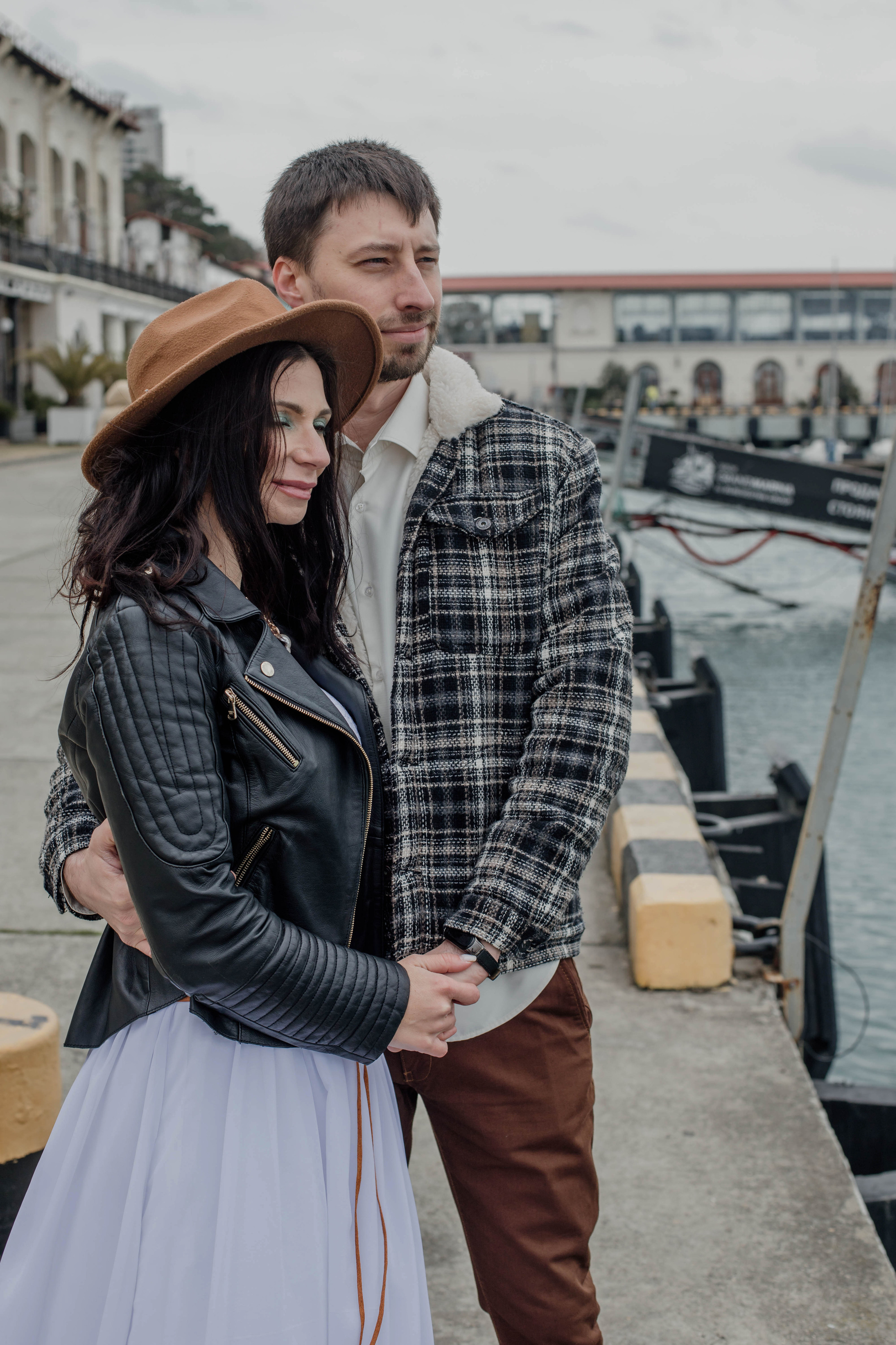 Съемка на годовщину свадьбы Анны и Елисея в морском порту СочиПрогулочная фотосессия на годовщину свадьбы. Свадебный, семейный, детский фотограф в Сочи Виолетта Александрова