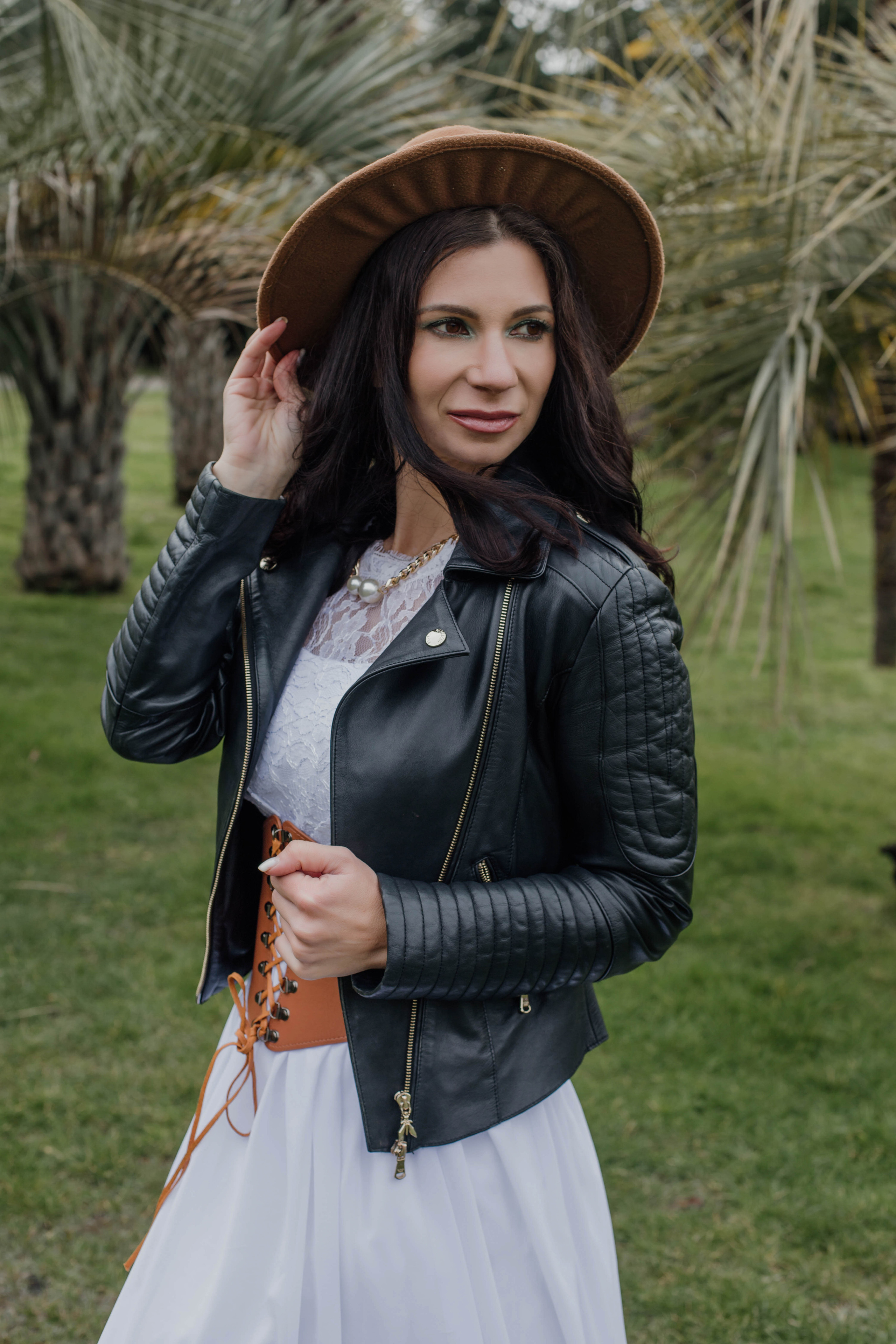 Съемка на годовщину свадьбы Анны и Елисея в морском порту СочиПрогулочная фотосессия на годовщину свадьбы. Свадебный, семейный, детский фотограф в Сочи Виолетта Александрова