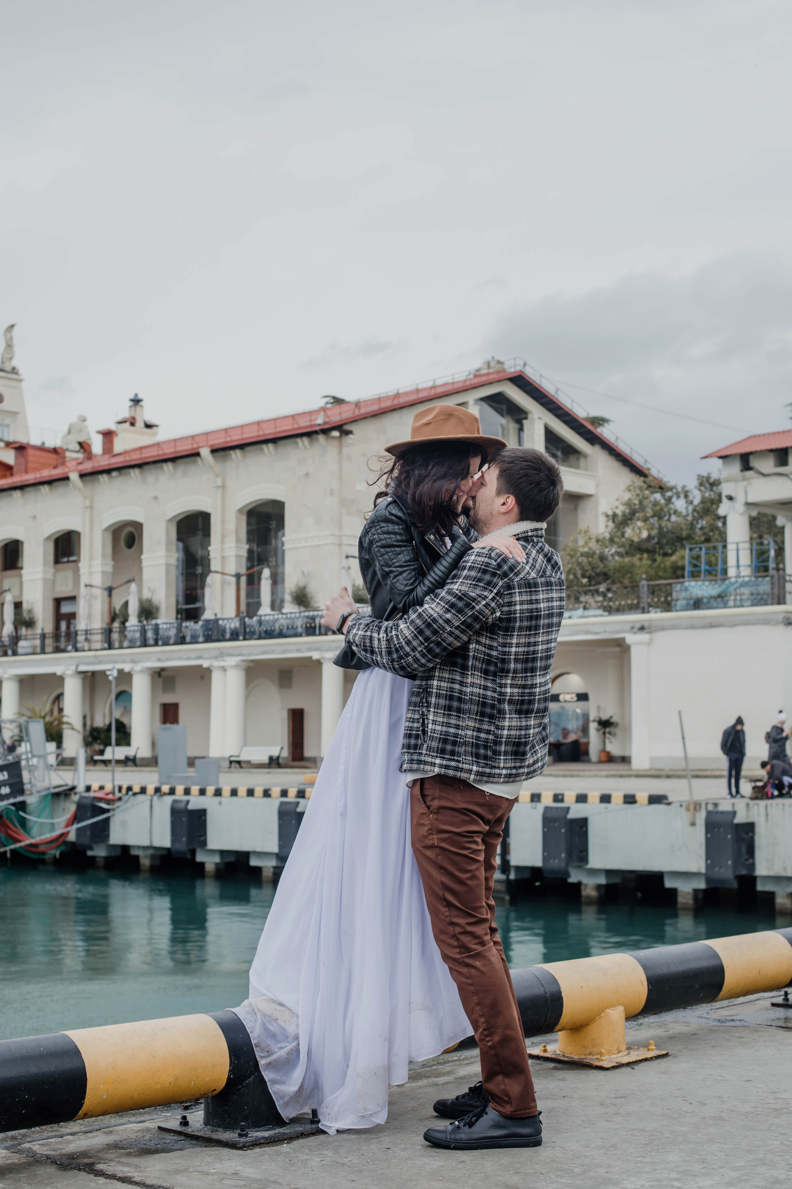 Съемка на годовщину свадьбы Анны и Елисея в морском порту СочиПрогулочная фотосессия на годовщину свадьбы. Свадебный, семейный, детский фотограф в Сочи Виолетта Александрова