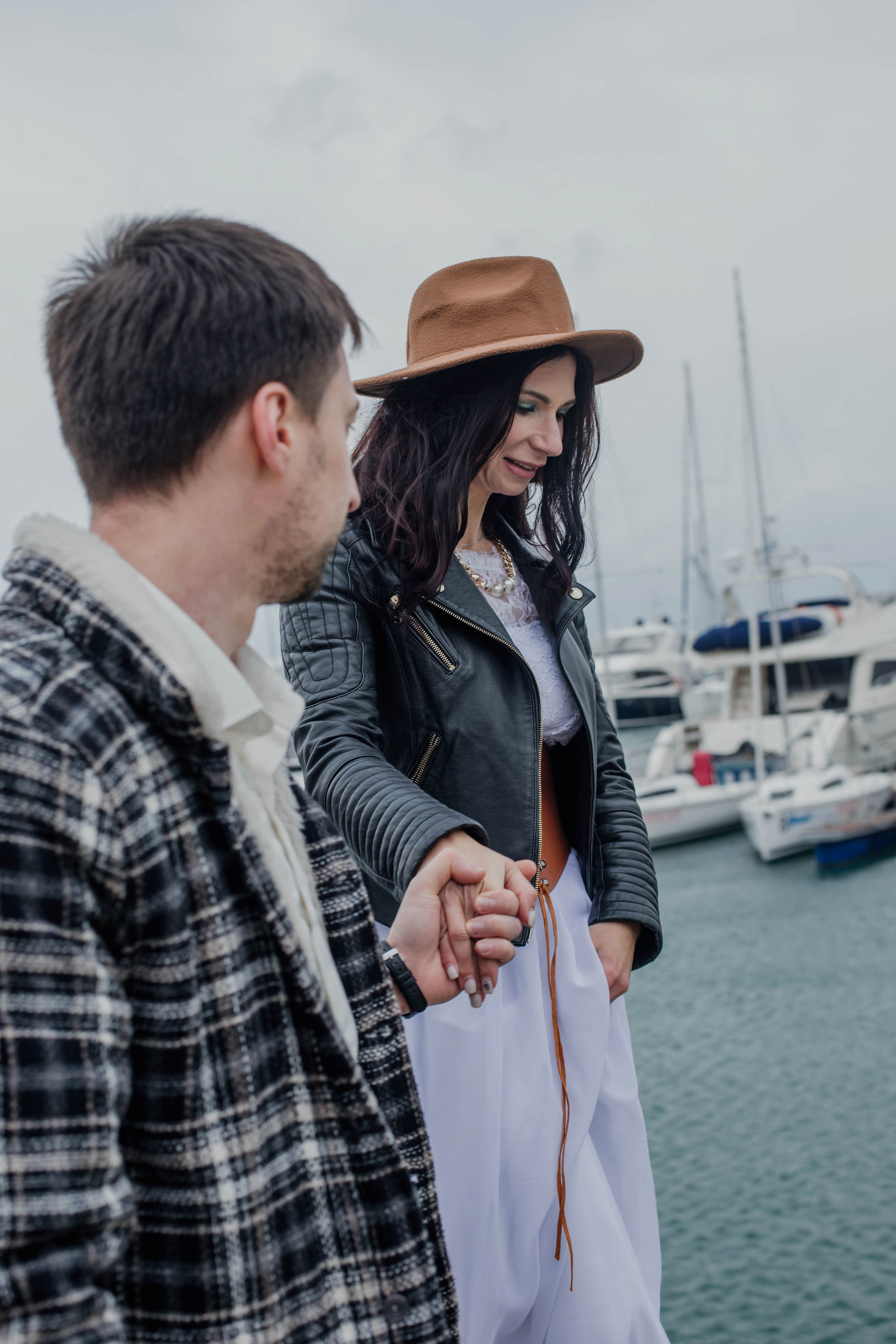 Съемка на годовщину свадьбы Анны и Елисея в морском порту СочиПрогулочная фотосессия на годовщину свадьбы. Свадебный, семейный, детский фотограф в Сочи Виолетта Александрова