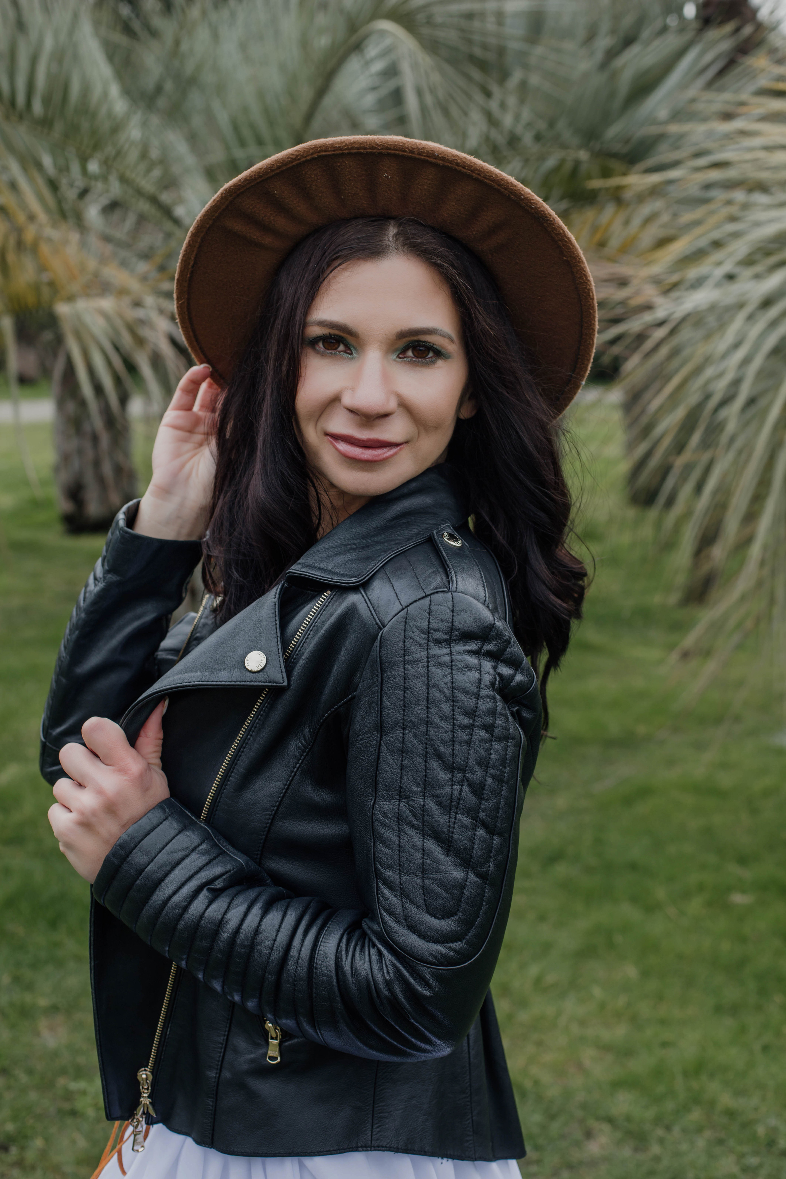 Съемка на годовщину свадьбы Анны и Елисея в морском порту СочиПрогулочная фотосессия на годовщину свадьбы. Свадебный, семейный, детский фотограф в Сочи Виолетта Александрова