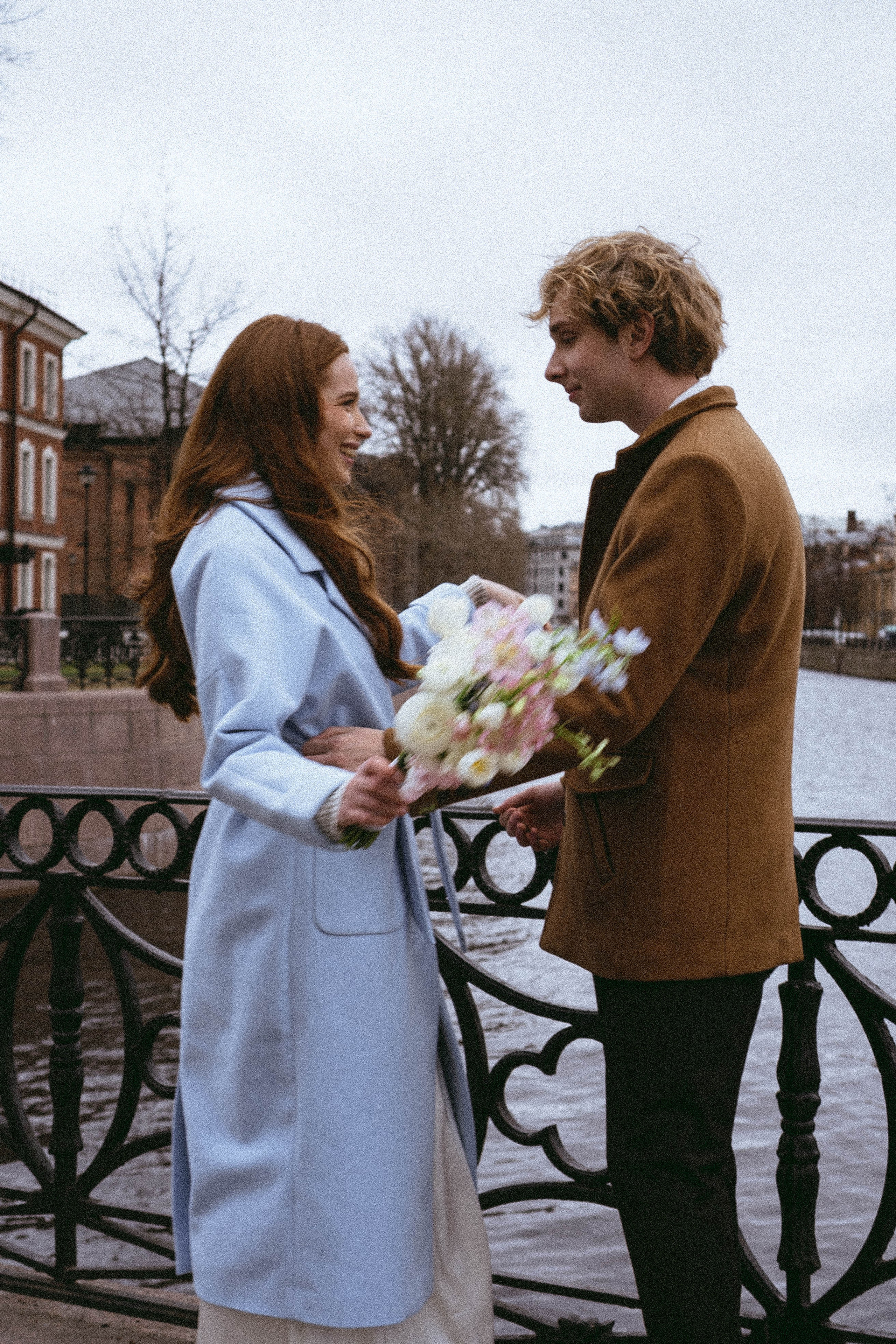 СВАДЕБНАЯ СЬЕМКА В ОТЕЛЕ. СБОРЫ ЖЕНИХА И НЕВЕСТЫ И ТАКЖЕ ТОР И ПОДГОТОВКА К ПРОГУЛКЕ И ПРОГУЛКА ПО ПЕТРОГРАДКЕ. Профессиональный фотограф, Санкт-Петербург — Виктория Богомолова