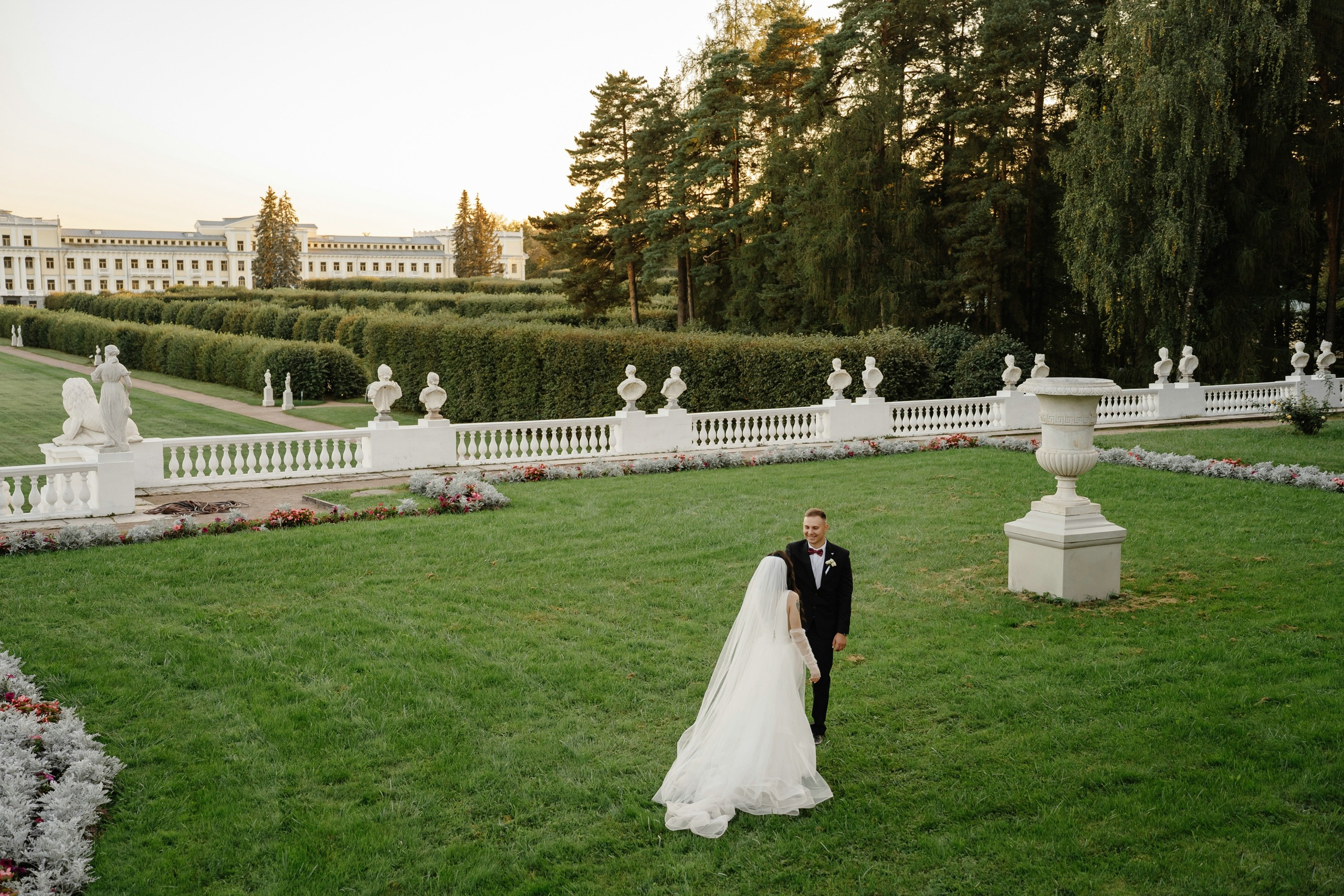 Свадьба в усадьбе Архангельское. Свадебный и семейный фотограф в Москве Светлана Зоткина