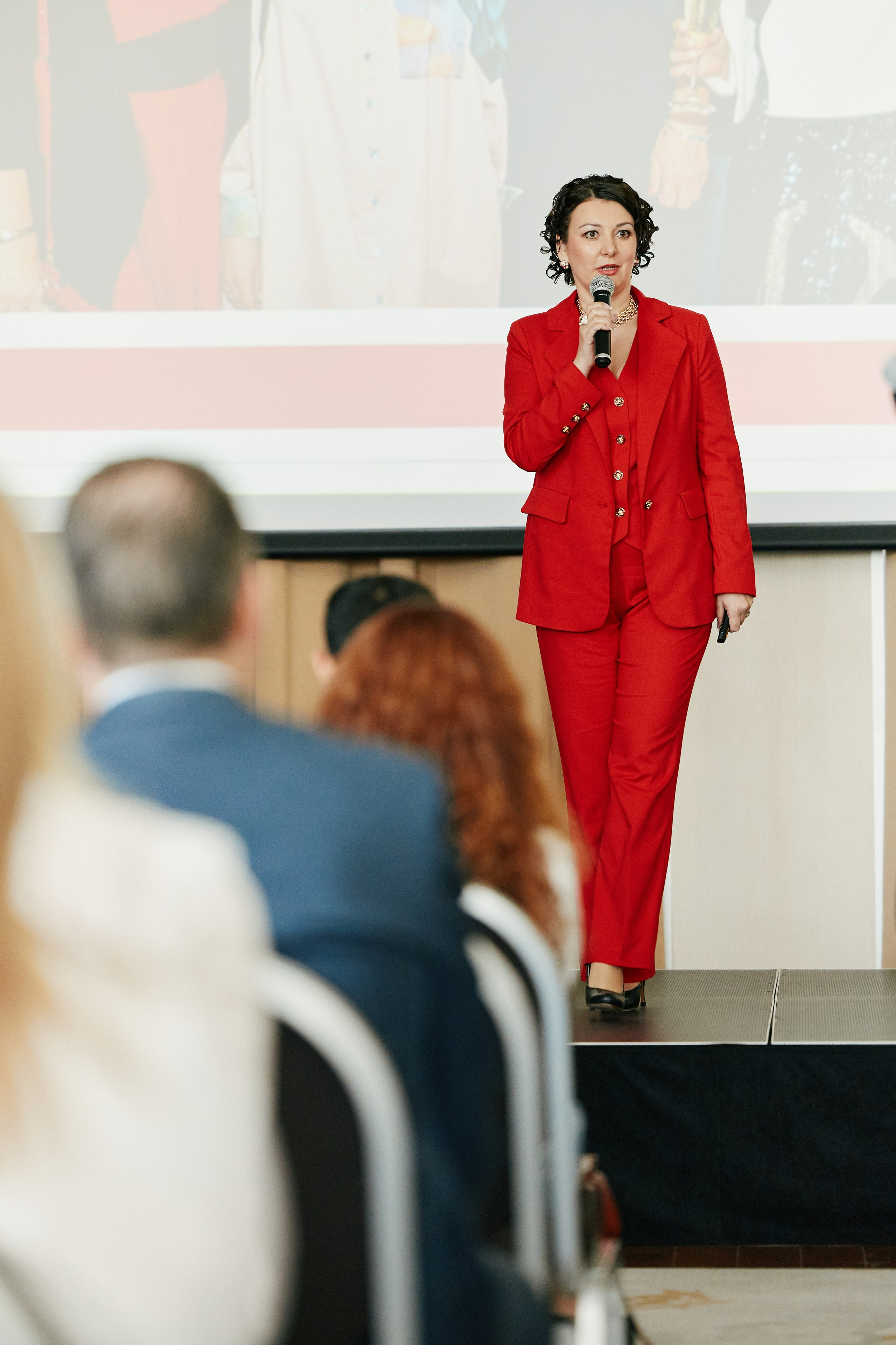 Форум Бизнес-тренды 2025 в Marriott Hotel 28.04. Свадебный репортажный фотограф краснодар максим дремов дрёмов фотосессия студия цена