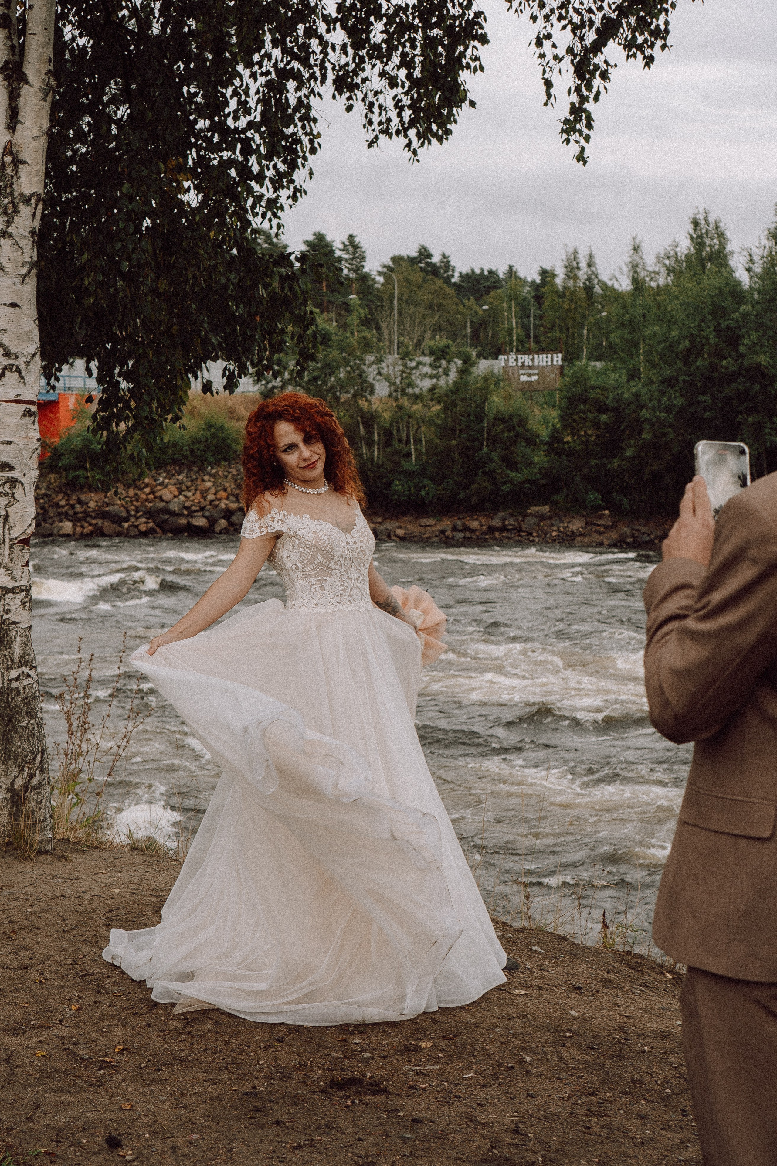 СВАДЕБНАЯ ФОТОСЕССИИЯ ПАРЫ В ГОРОДЕ ПРИОЗЕРСК В СОСНОВОМ ЛЕСУ И С ПИКАПОМ. Профессиональный фотограф, Санкт-Петербург — Виктория Богомолова