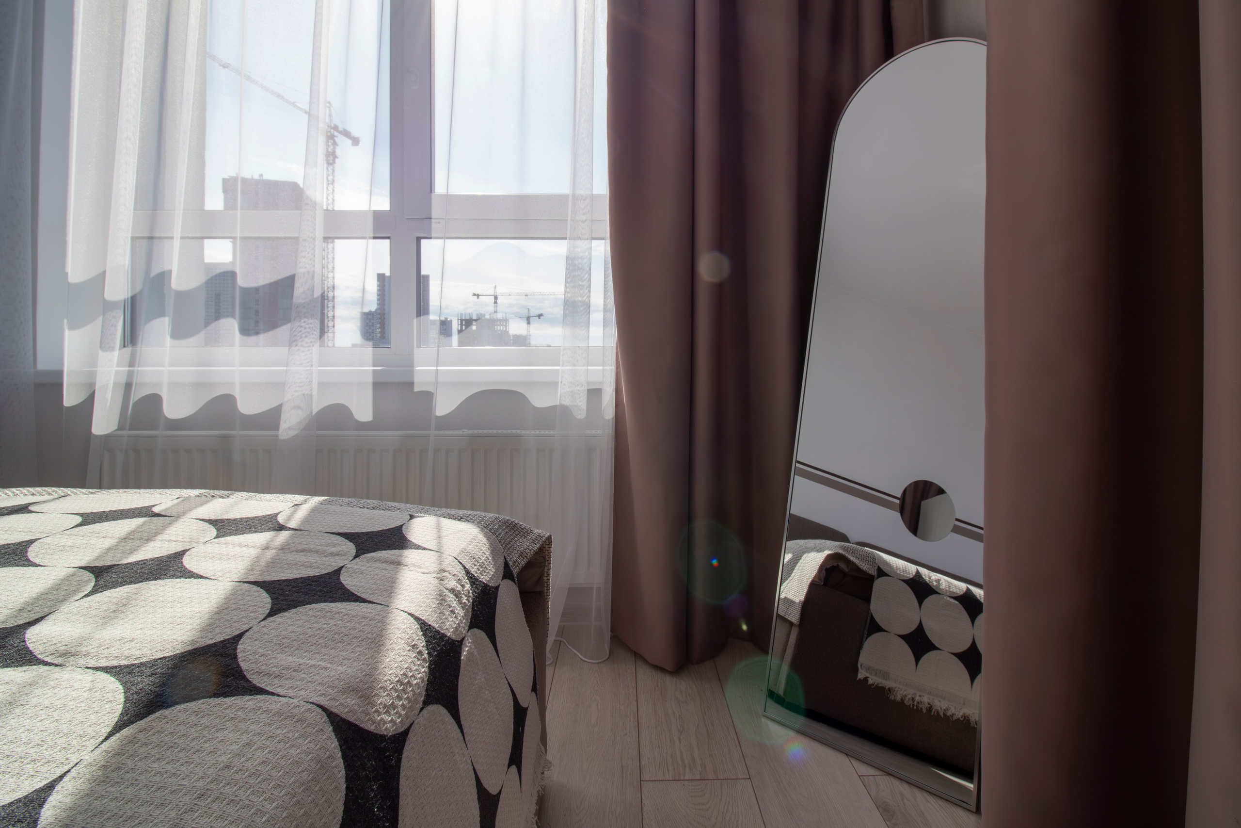 Параллельные линии — геометричная квартира для сдачи в аренду. Хоумстейджинг и дизайн. Екатеринбург