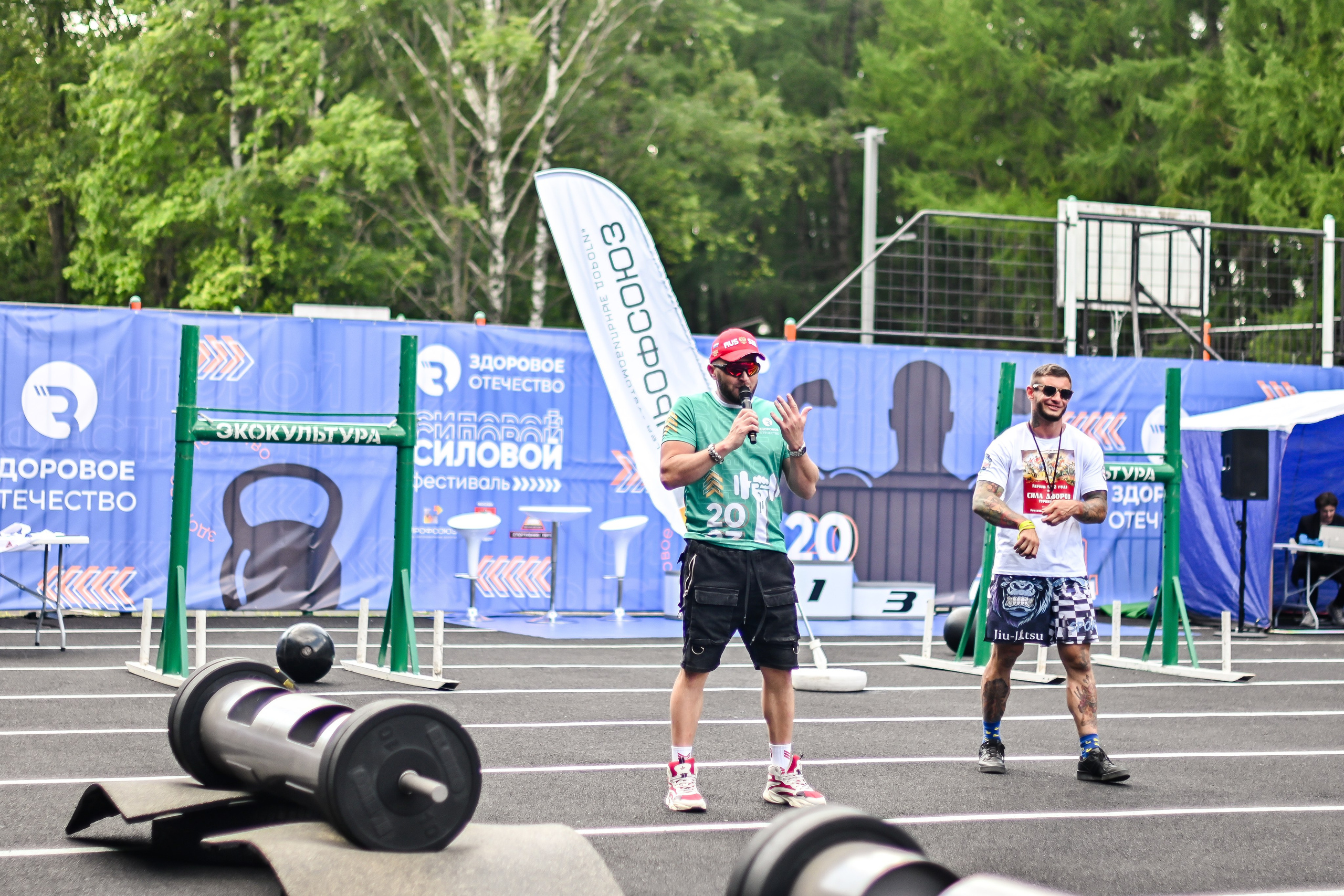 СТРОНГ. Фотограф для бизнесконтента, репортажей и семейного альбома в Москве