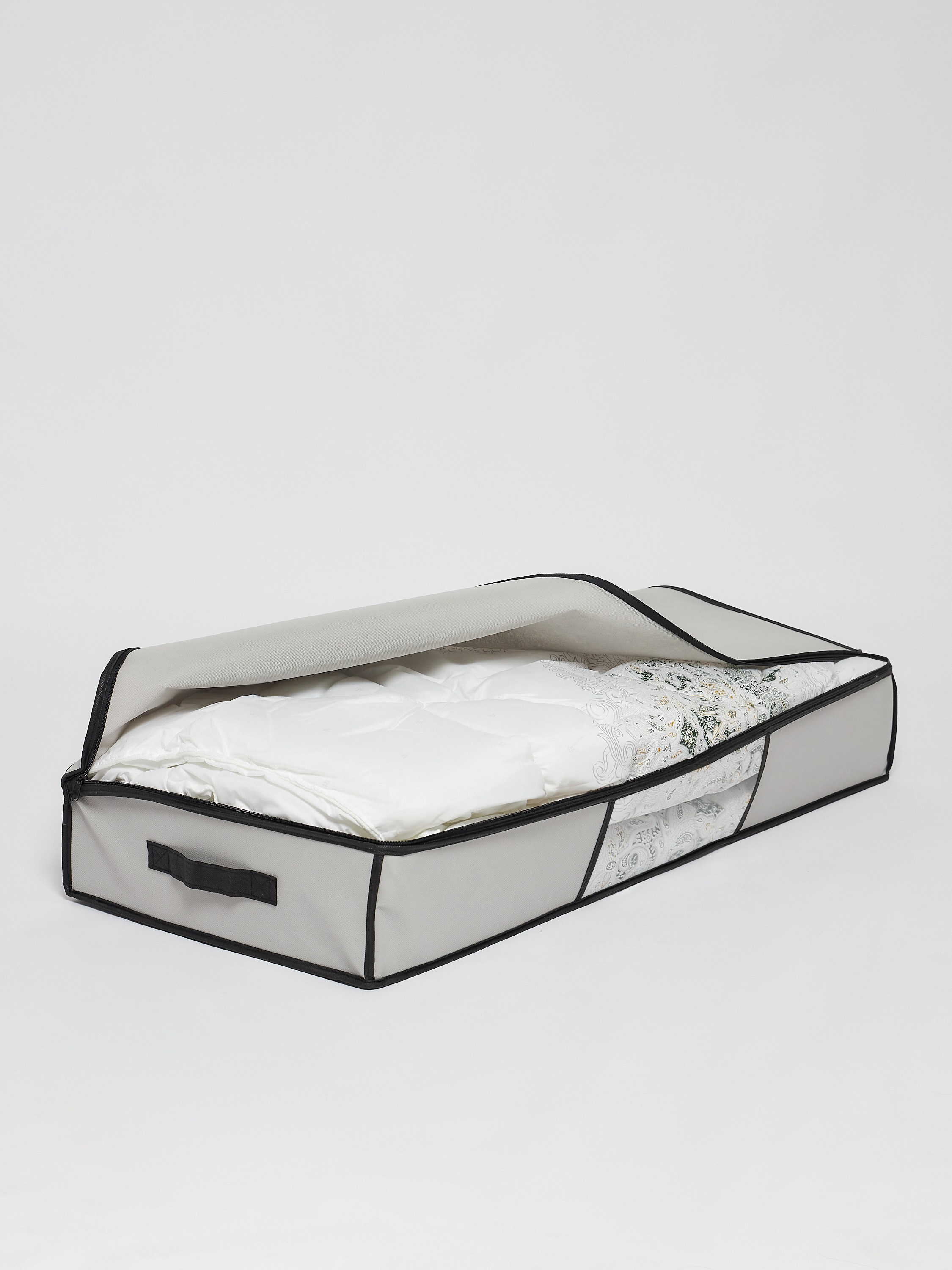 Фотосъемка кофров для хранения одежды для маркетплейсов. Алексей Темнов — фотограф в Пятигорске