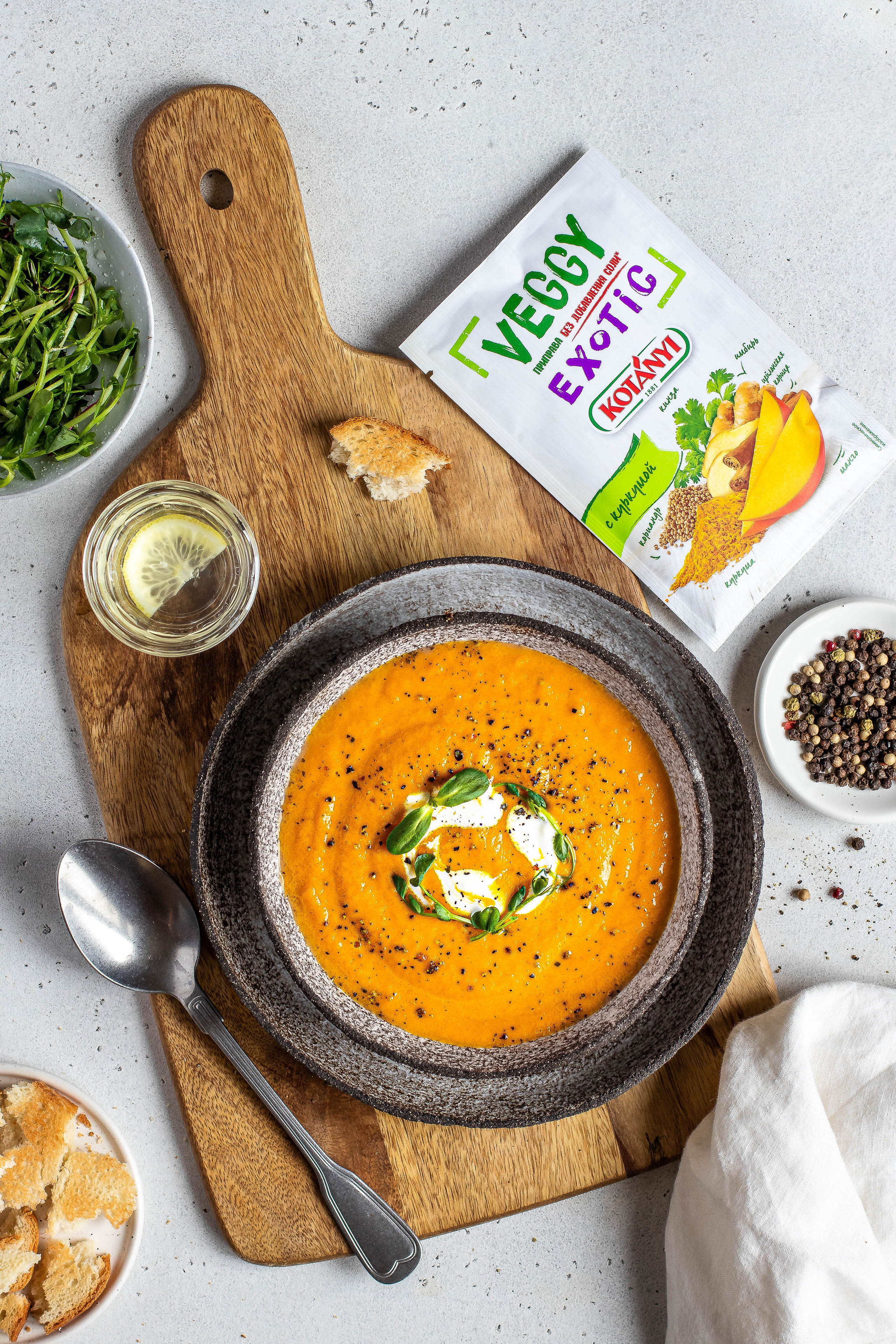 Морковный суп с чечевицей. Съемка пошагового рецепта. Имиджевого фото для бренда.