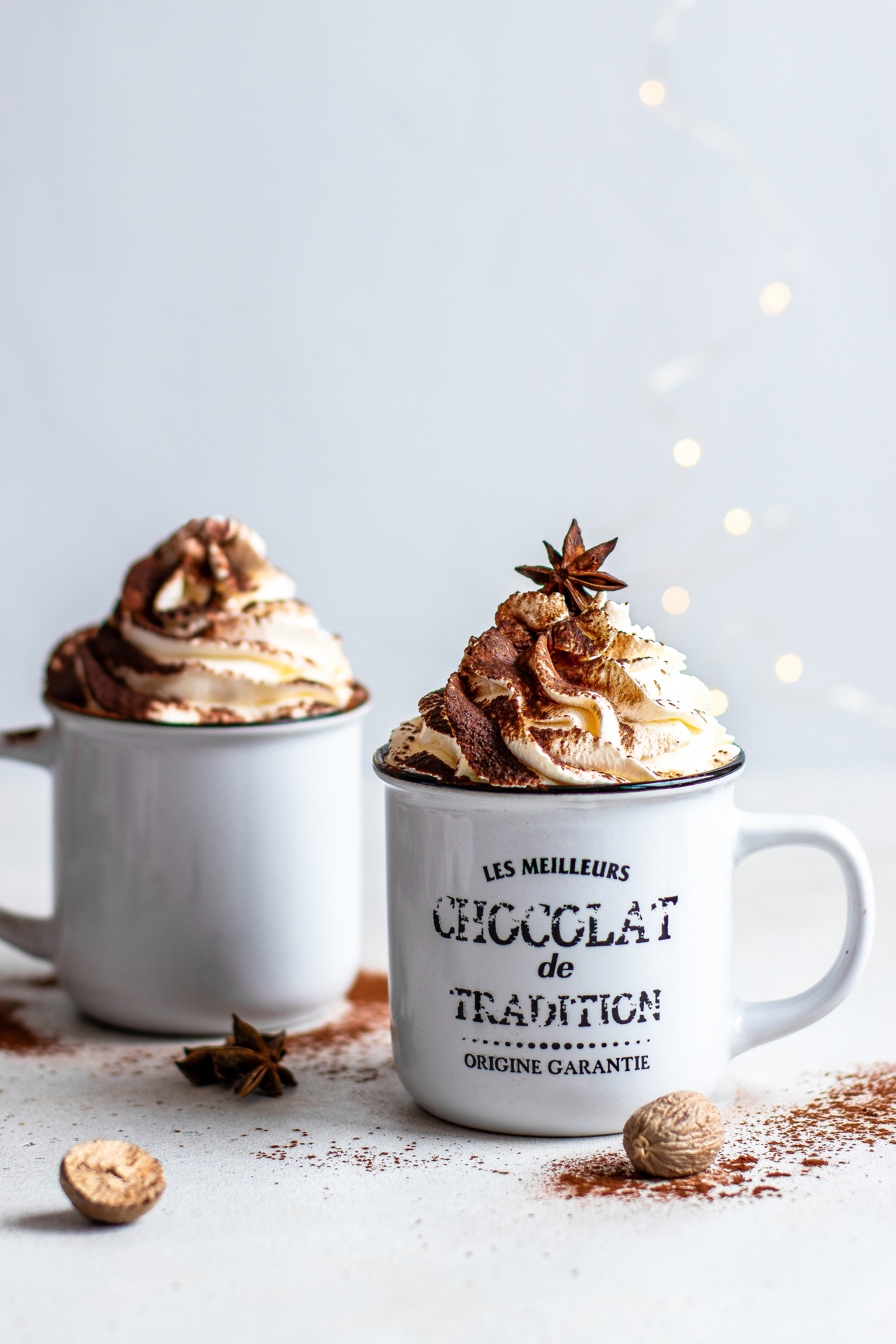 Фуд-съемка Горячий шоколад со сливками