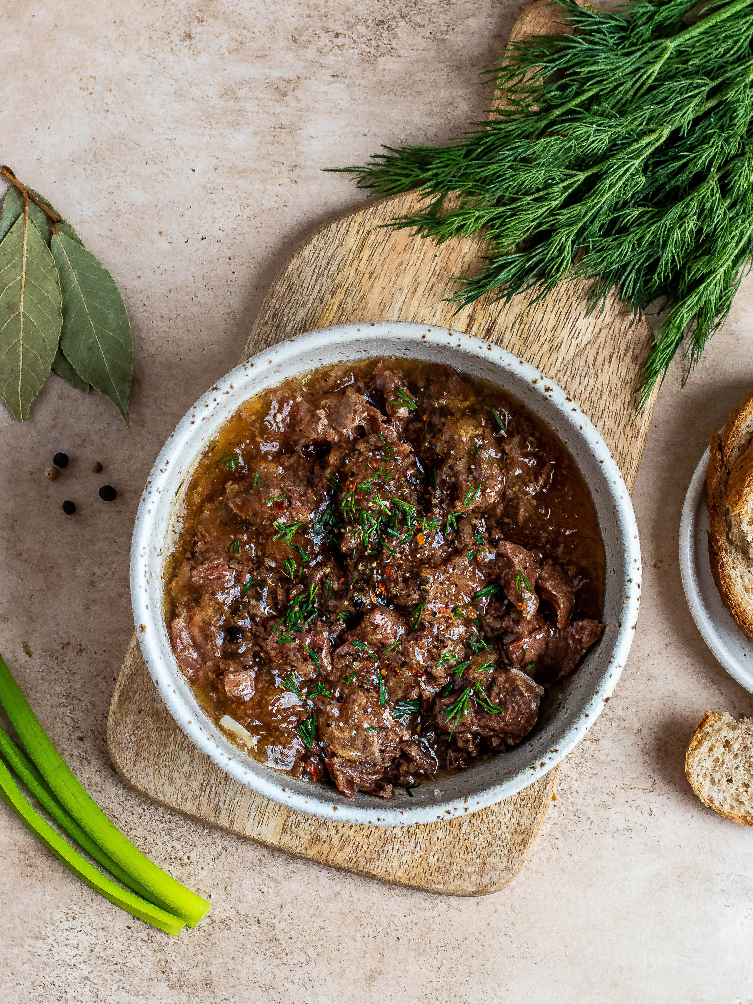 Фуд-съемка тушенки