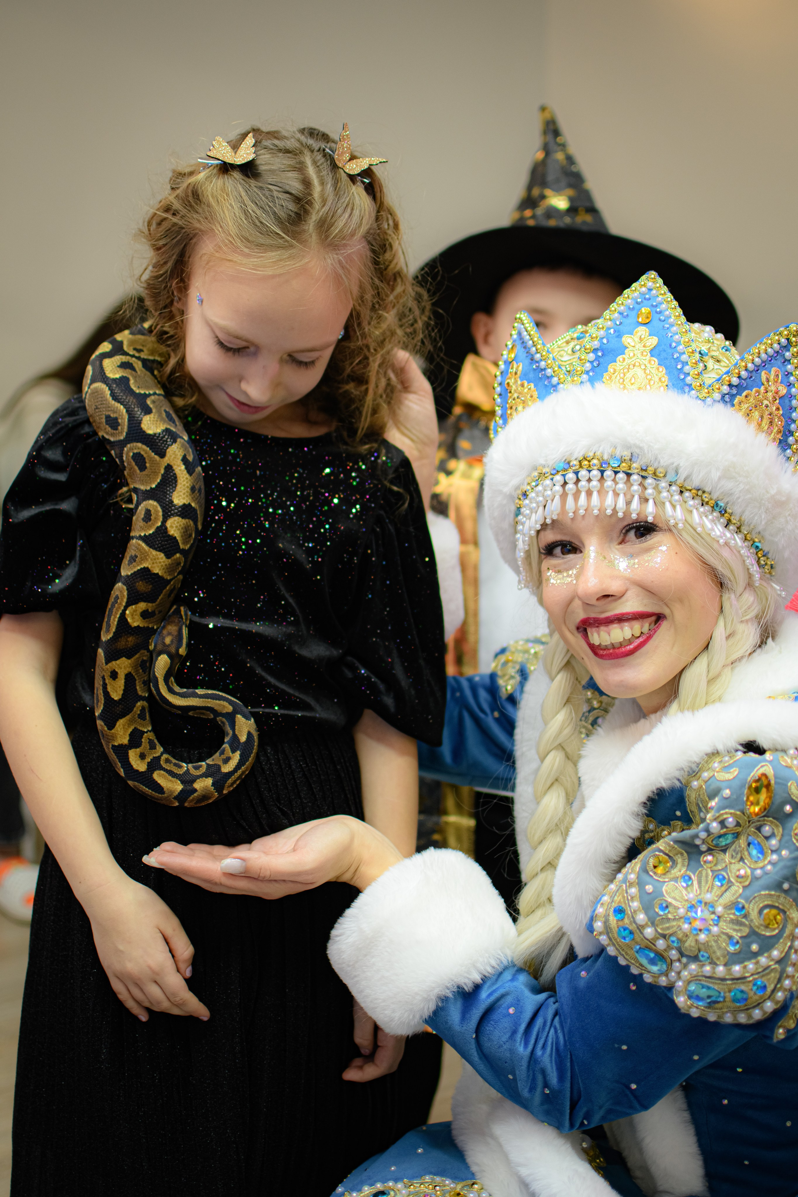 HAPPY NEW YEAR. Photokarish