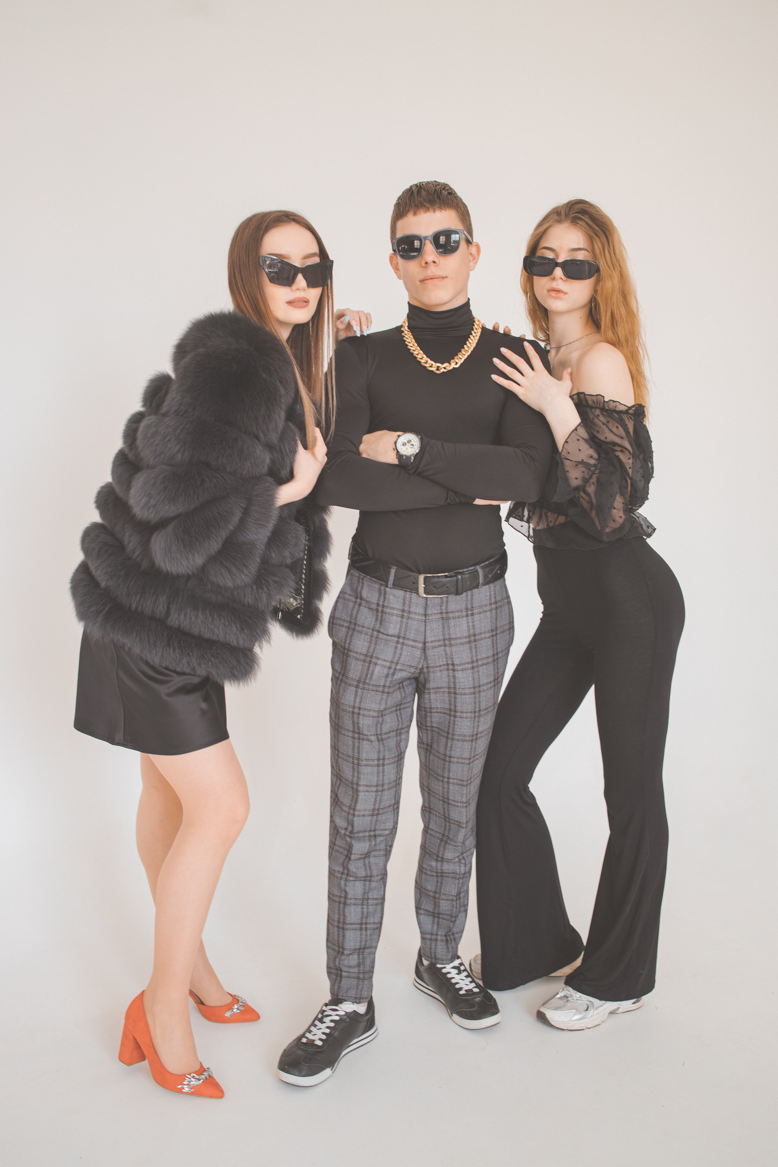 Тематическая фотосъемка 11 класса в гламурном стиле. Выпускные альбомы в Серпухове