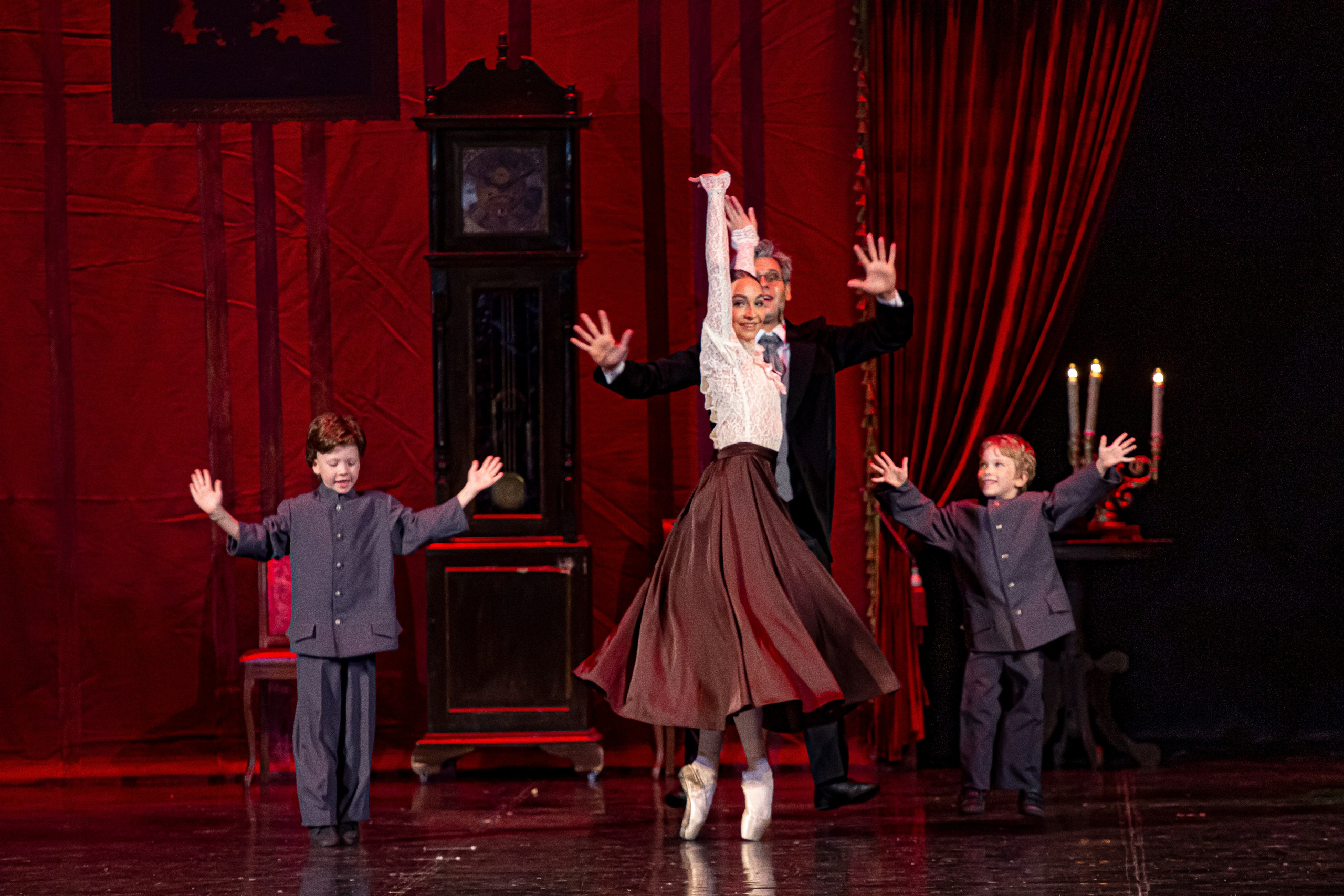 Анюта — спектакль — премьера на сцене Зимнего театра Марийского театра оперы и балета. Фотограф в Сочи Юрий Шептаев