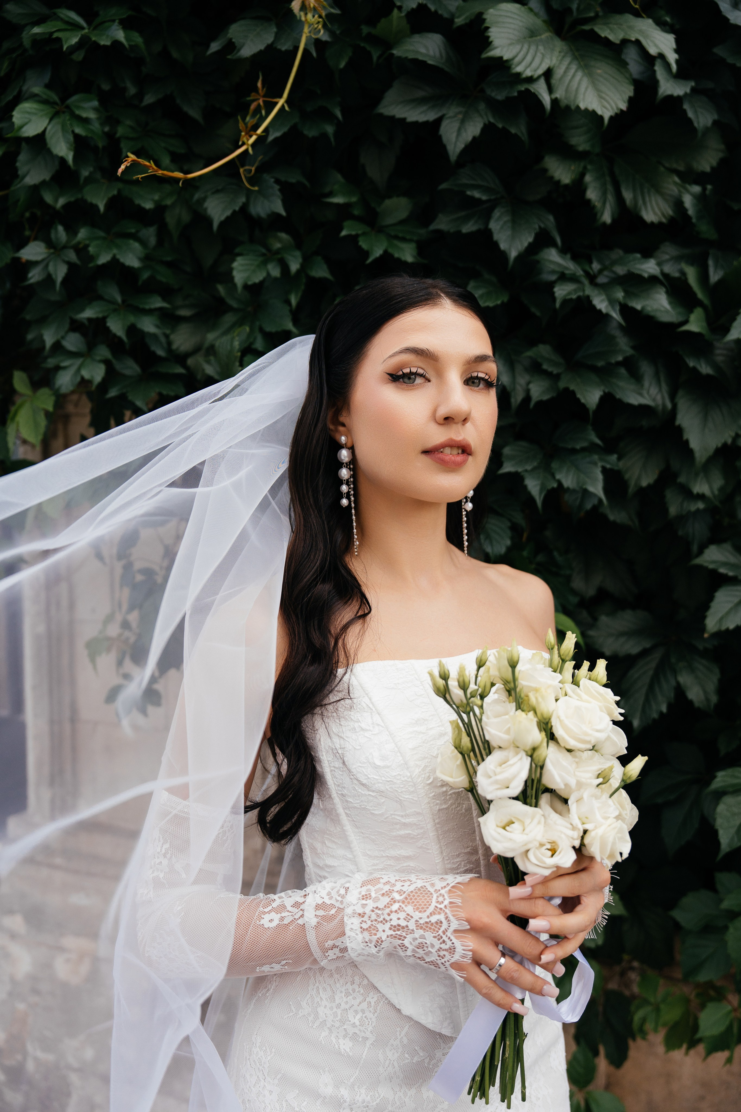 Свадебная фотосессия в Москве у высотки на Котельнической набережной. Свадебный фотограф в Москве Анна Полушина