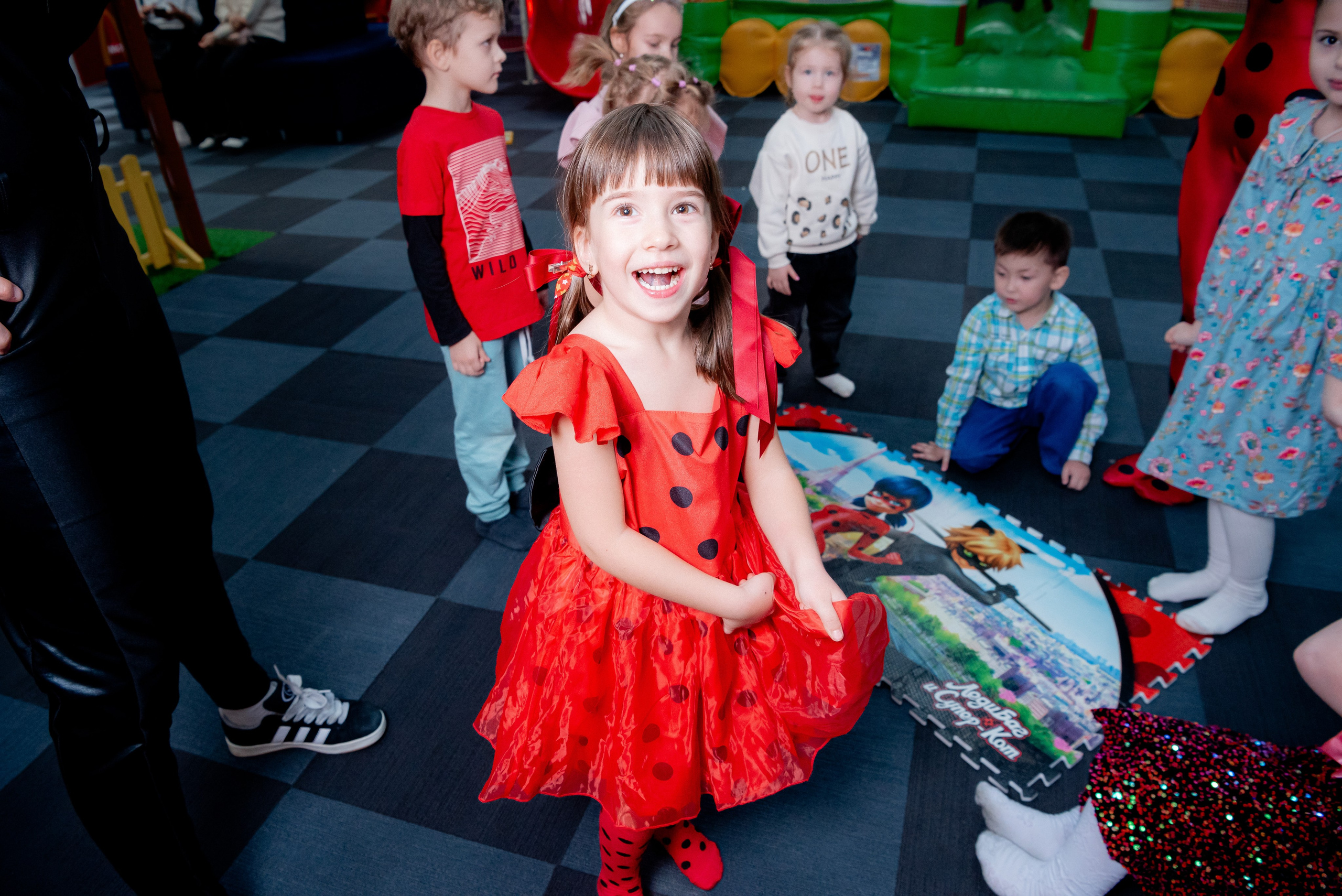 ДР в Локо Мотив Аниматоры Леди Баг. Фотограф в Волгограде и Волжском Александр Горбань