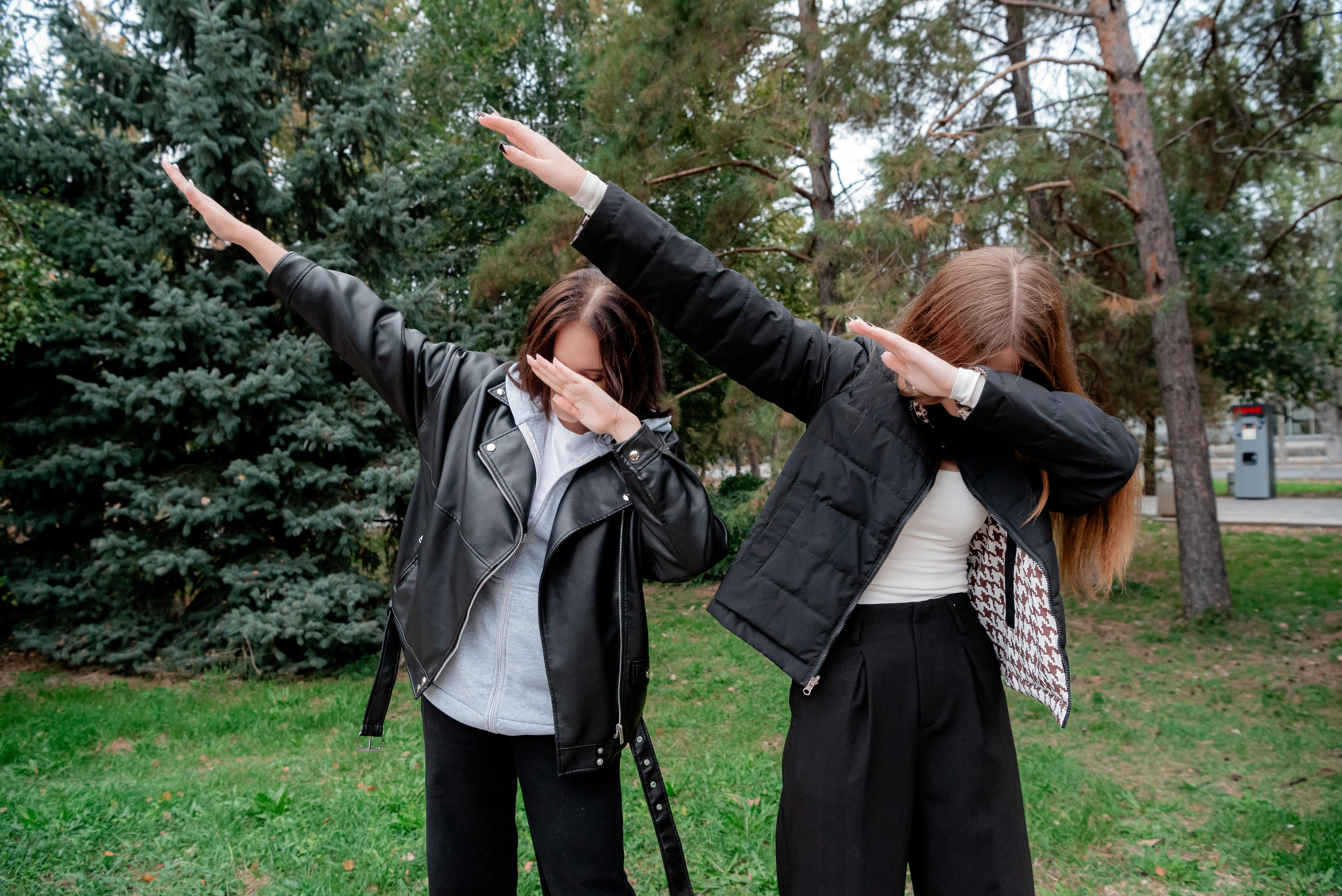 Фотосессия в парке для альбома школьники 9 класс. Фотограф в Волгограде и Волжском Александр Горбань