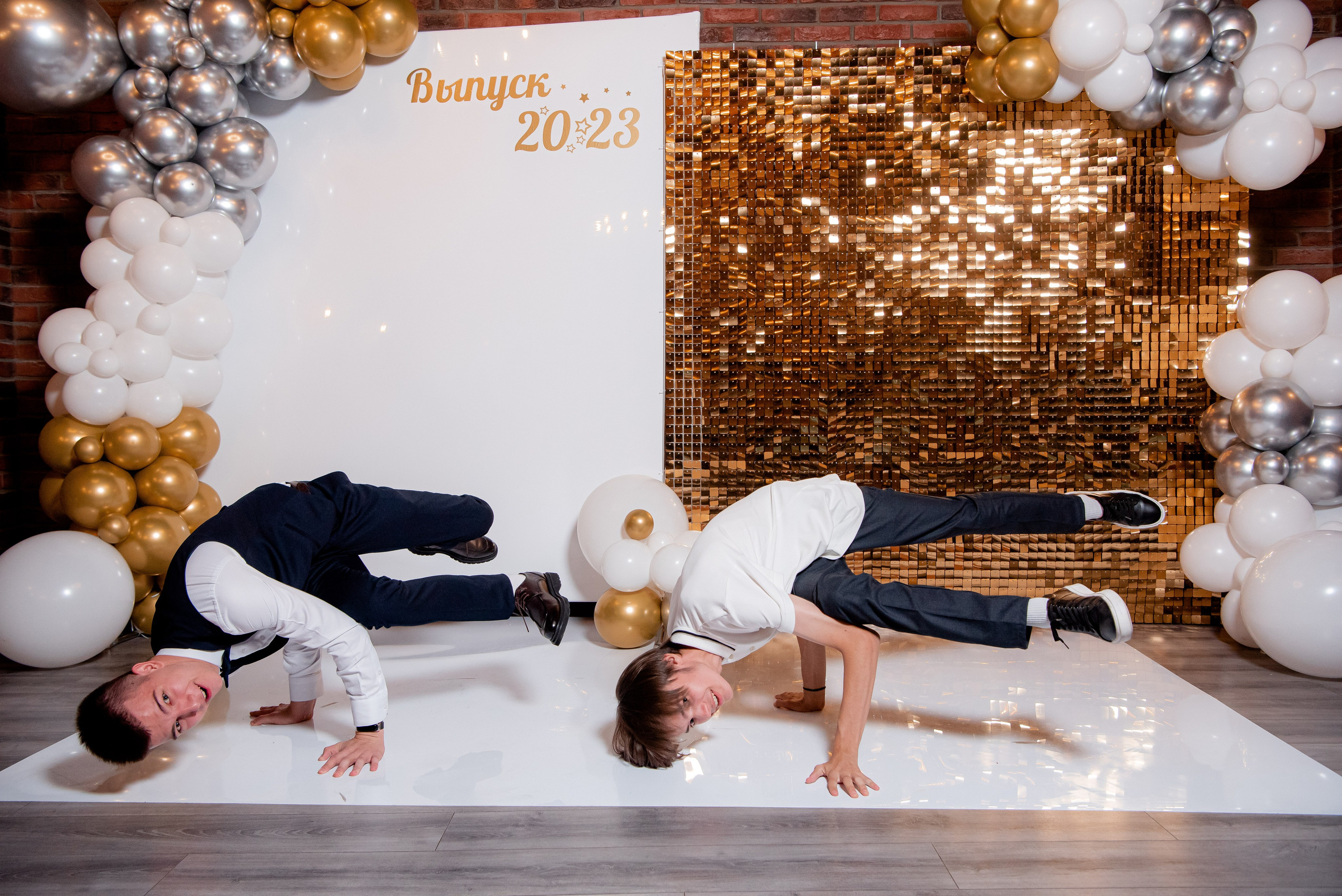 30 Школа. Вручение и Банкет. ДК Юбилейный и Банхоф. Фотограф в Волгограде и Волжском Александр Горбань