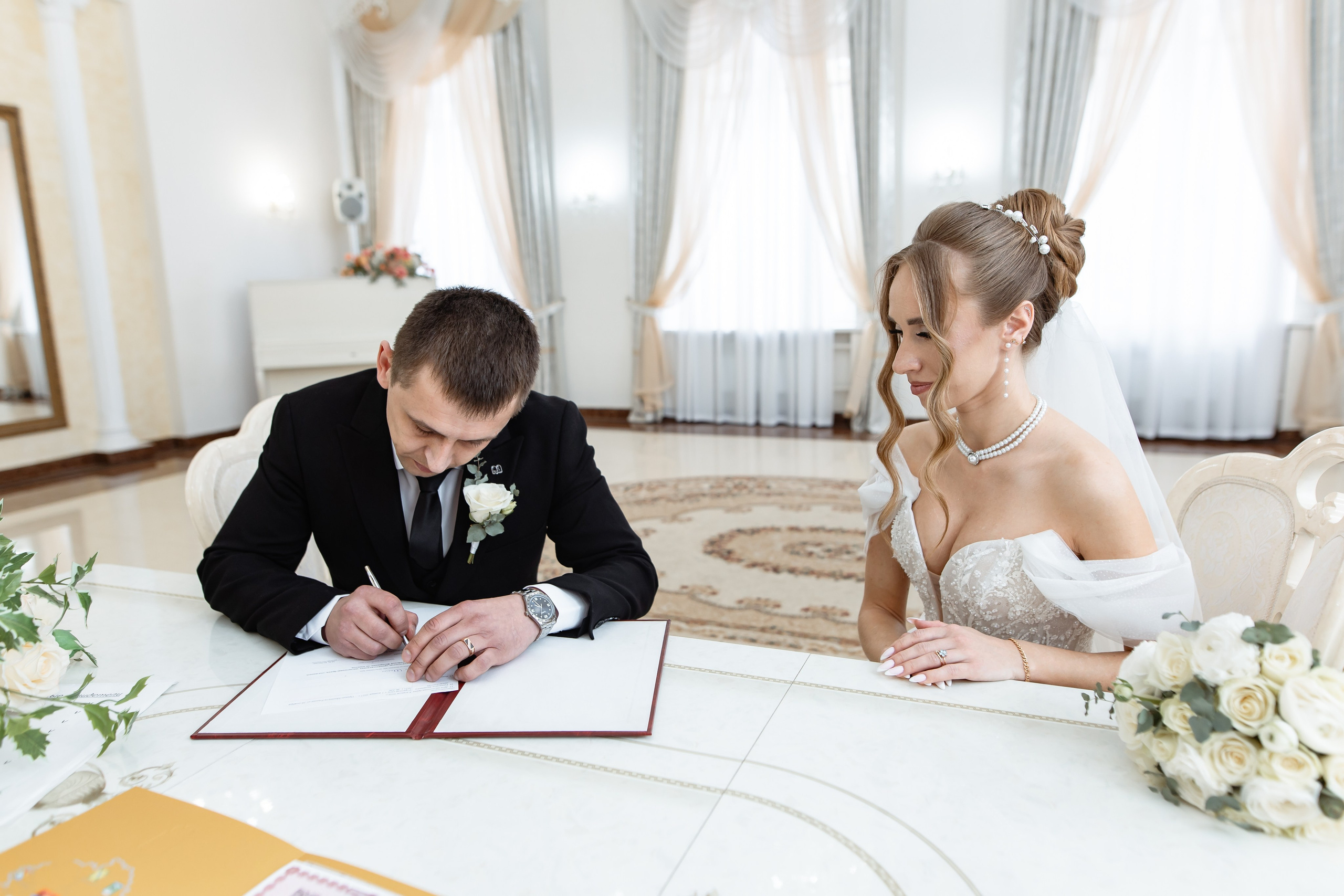 Анонс свадебных фотографий Вики и Александра. Фотограф Михаил Александров