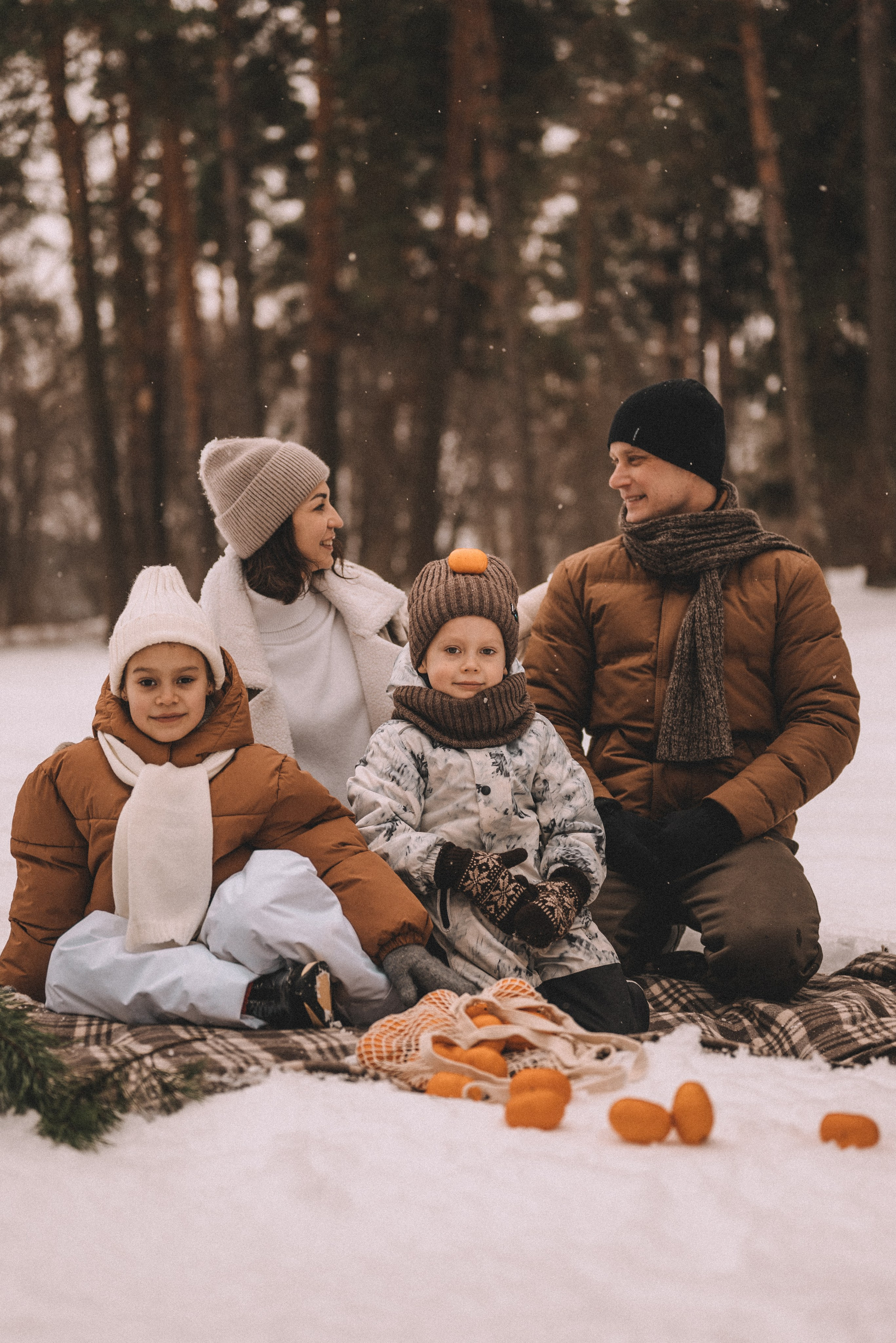 Сергей и Наталья с Ксюшей и Максимом. Фотограф Кристина Пархоменко