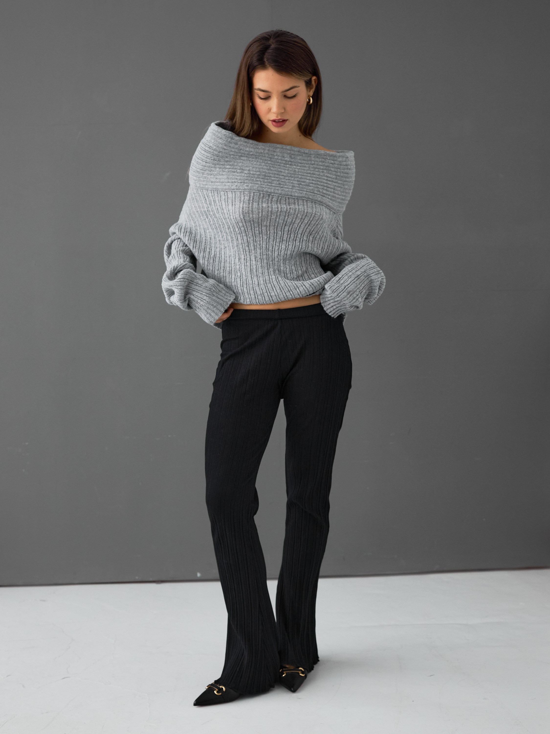 Фотосъемка теплых платьев Екатеринбург Wildberries ВБ Ozon Озон фотосессия одежды Екб заказать цена фотосъемка товара WB трикотаж карточки. Фотограф Екатеринбург Анастасия Жерновская | Маркетплейсы и нейрофото