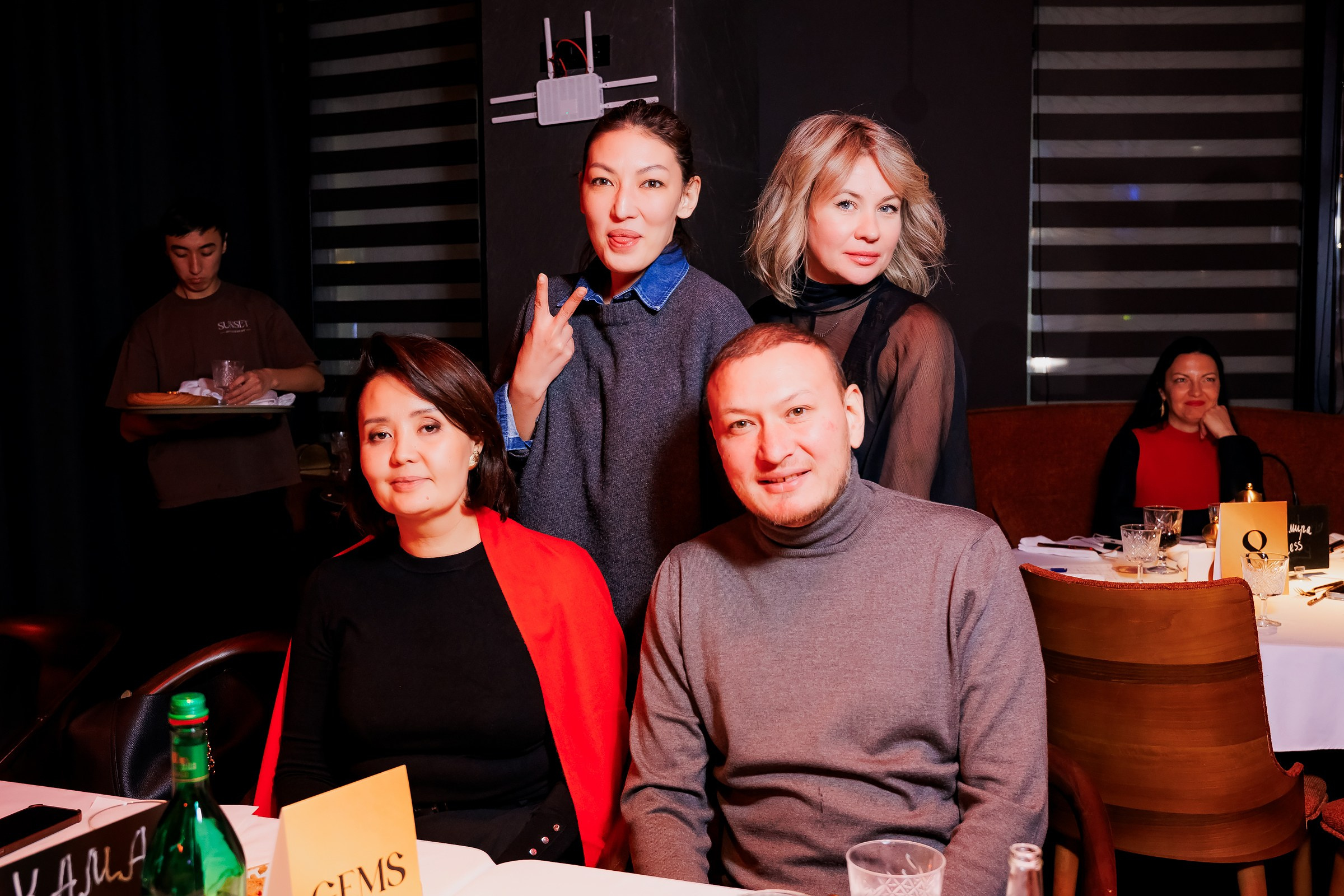 Вокруг Света за 60 Секунд-Sunset Meat Restaurant. Репортажный фотограф в Алматы Каюпов Сержан