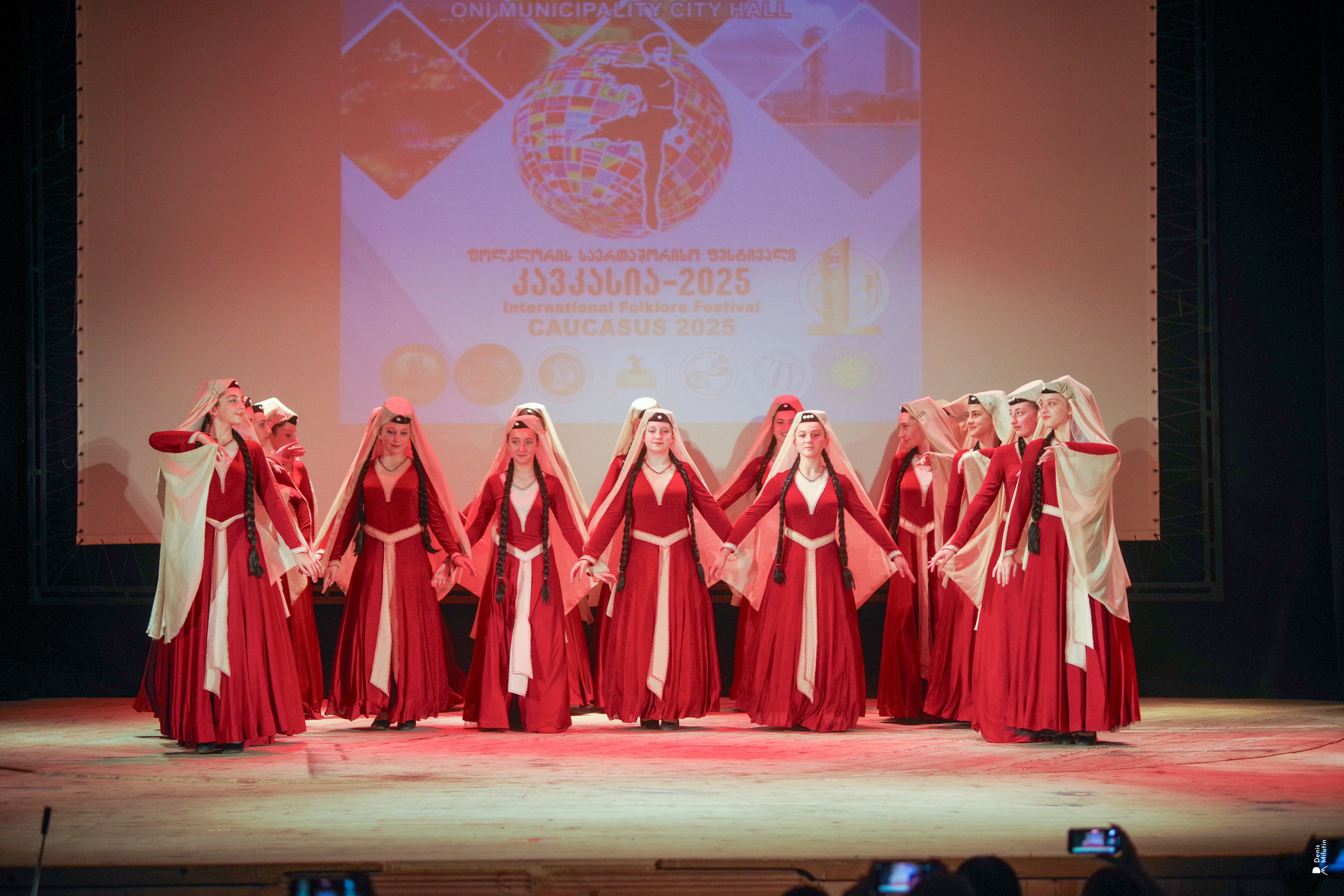 Танцы в прекрасном Они. Портретный фотограф Денис Милютин