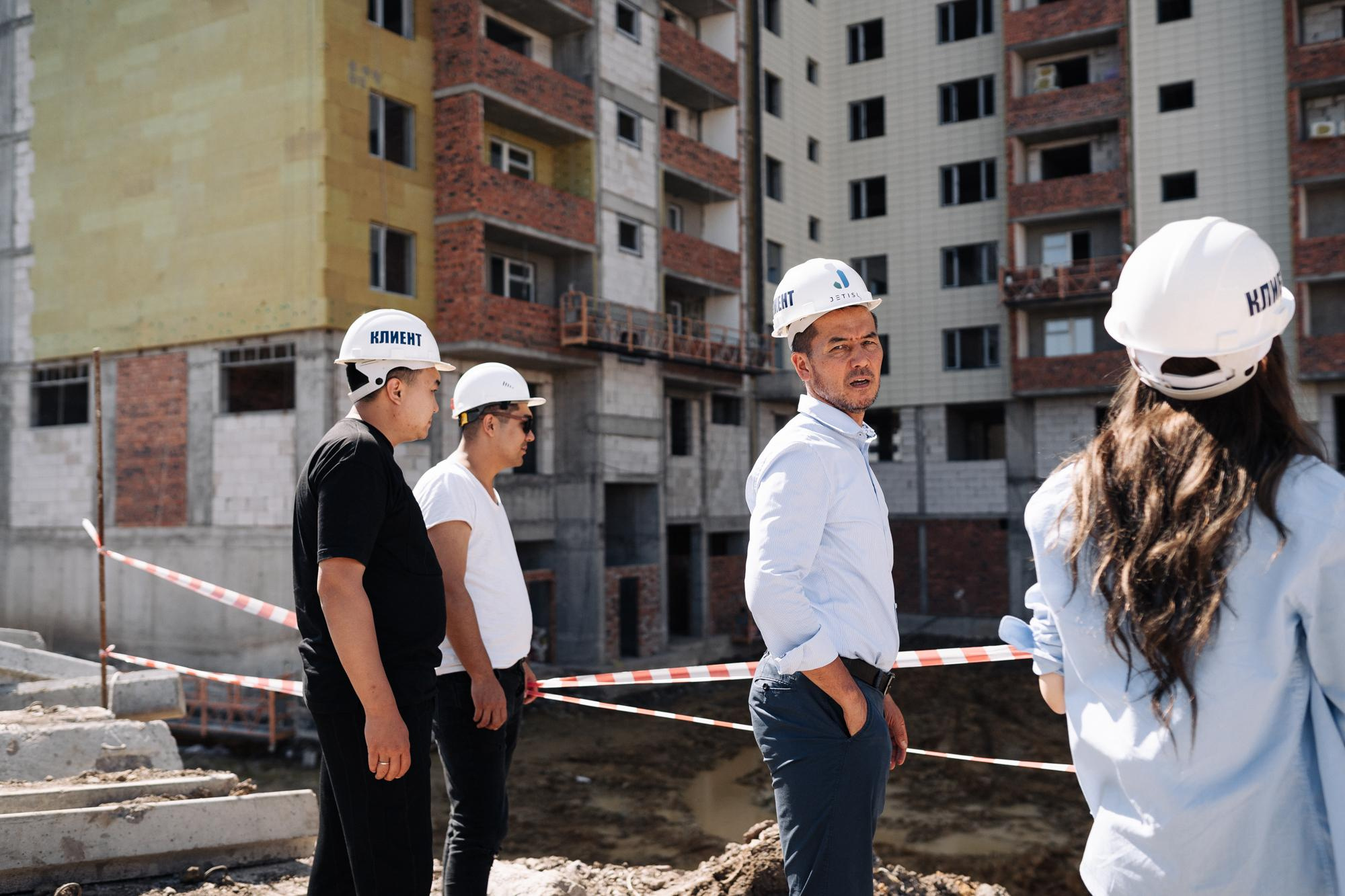 Фотоотчет: строительство жилого комплекса «Шахристан»