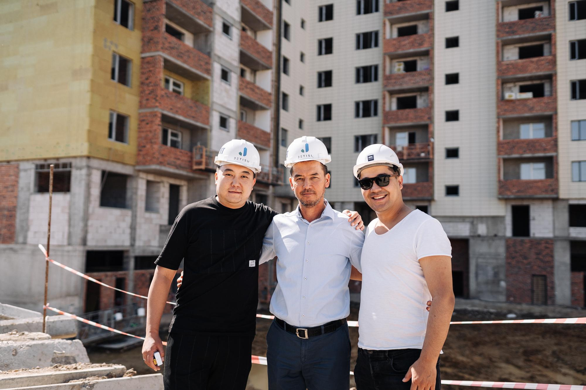 Фотоотчет: строительство жилого комплекса «Шахристан»