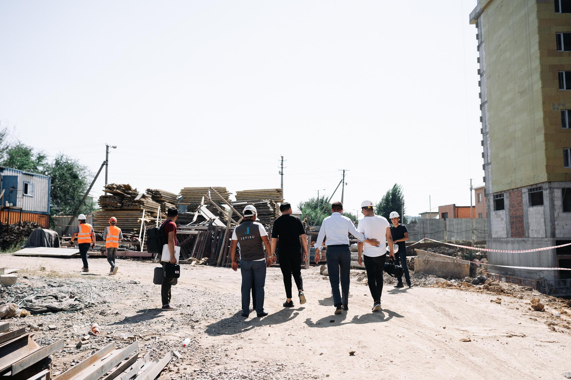 Фотоотчет: строительство жилого комплекса «Шахристан»