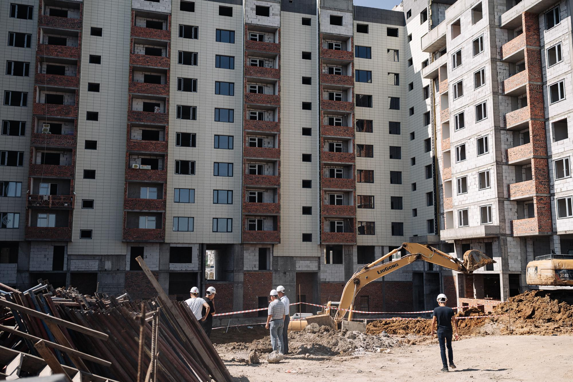 Фотоотчет: строительство жилого комплекса «Шахристан»