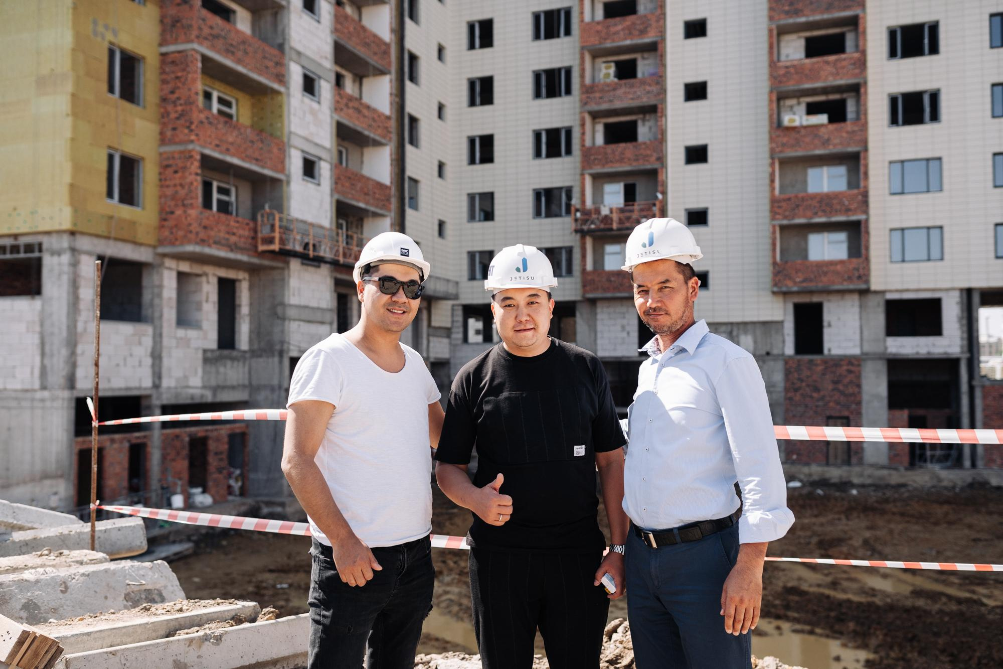 Фотоотчет: строительство жилого комплекса «Шахристан»