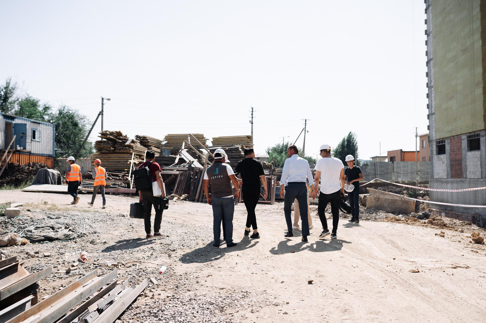 Фотоотчет: строительство жилого комплекса «Шахристан»