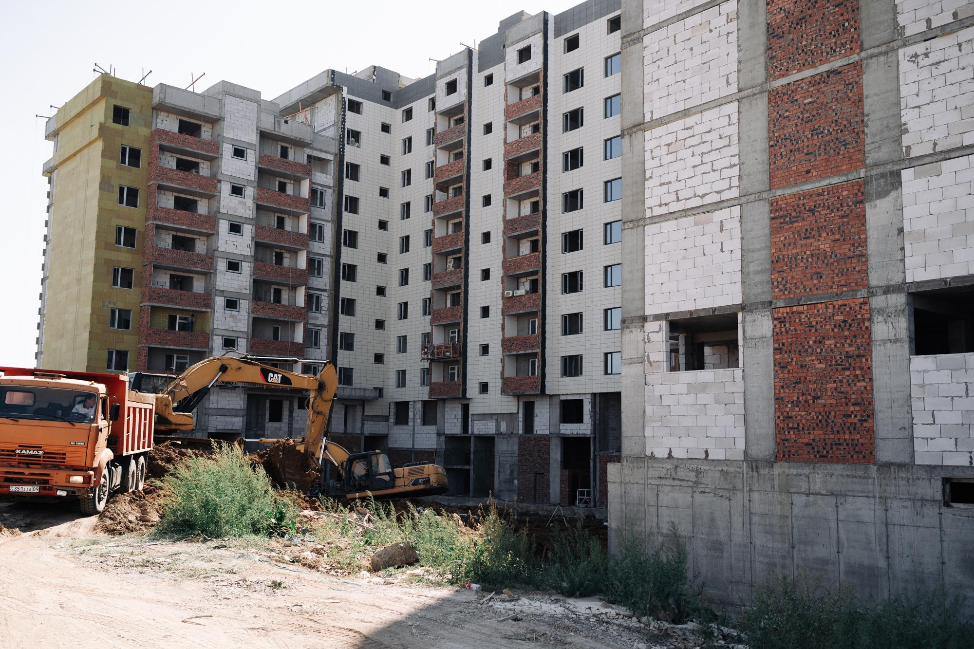 Фотоотчет: строительство жилого комплекса «Шахристан»