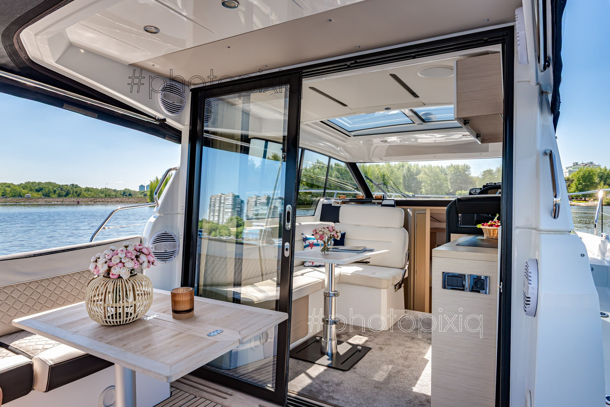 Фотосъёмка яхты Jeanneau NC 33 для брокера. Интерьерная съёмка и виртуальные туры — Интерьерный фотограф Кузнецов Сергей (photopixiq)