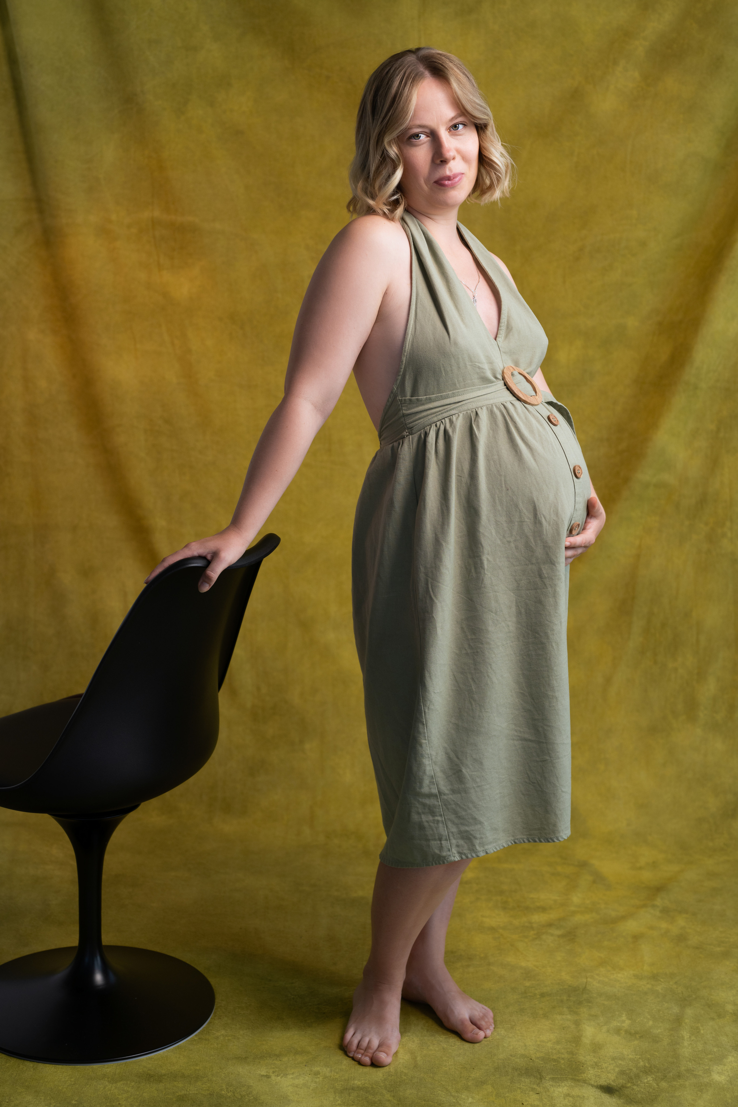 Студийная съёмка беременной девушки