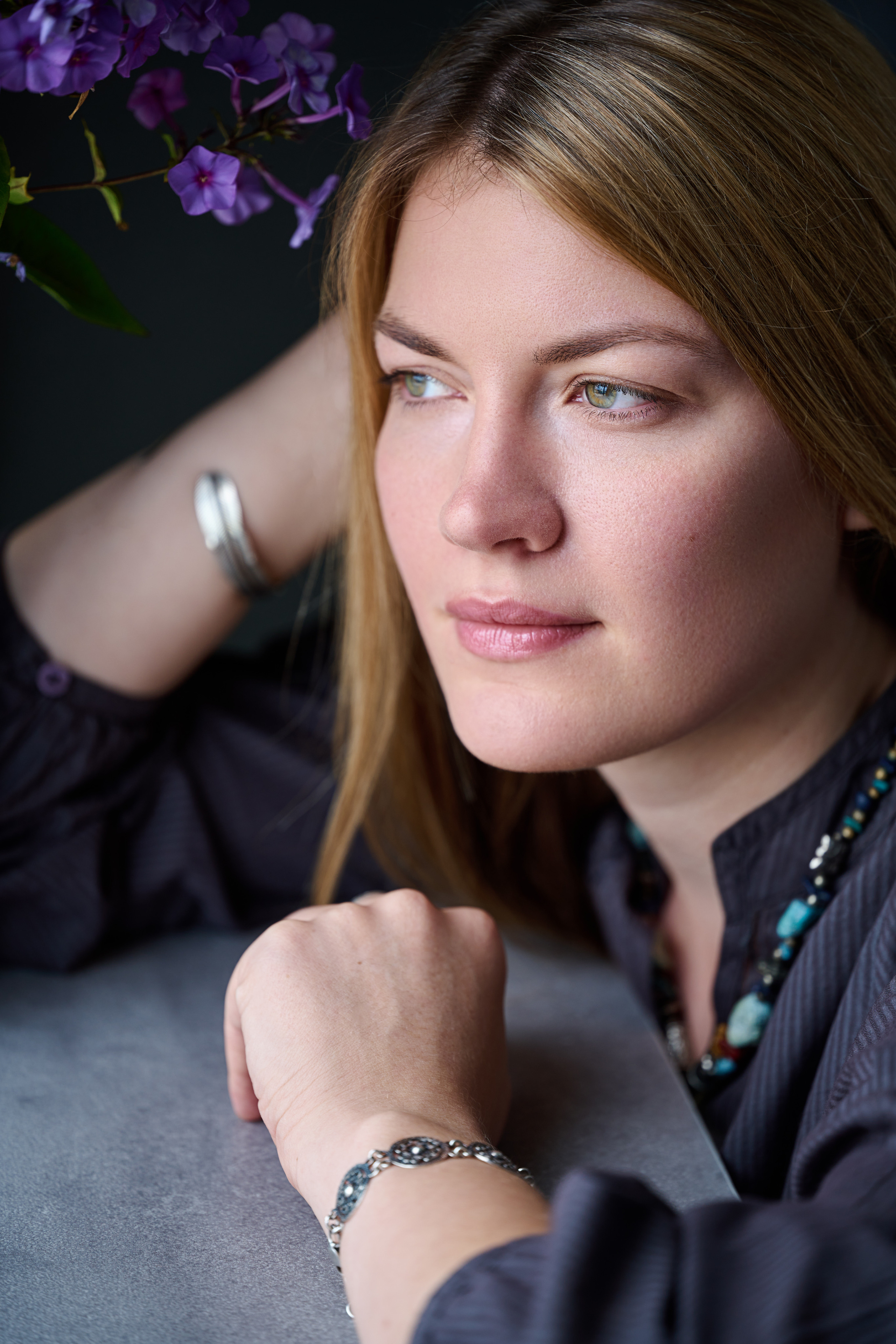 Студийная фотосессия девушки