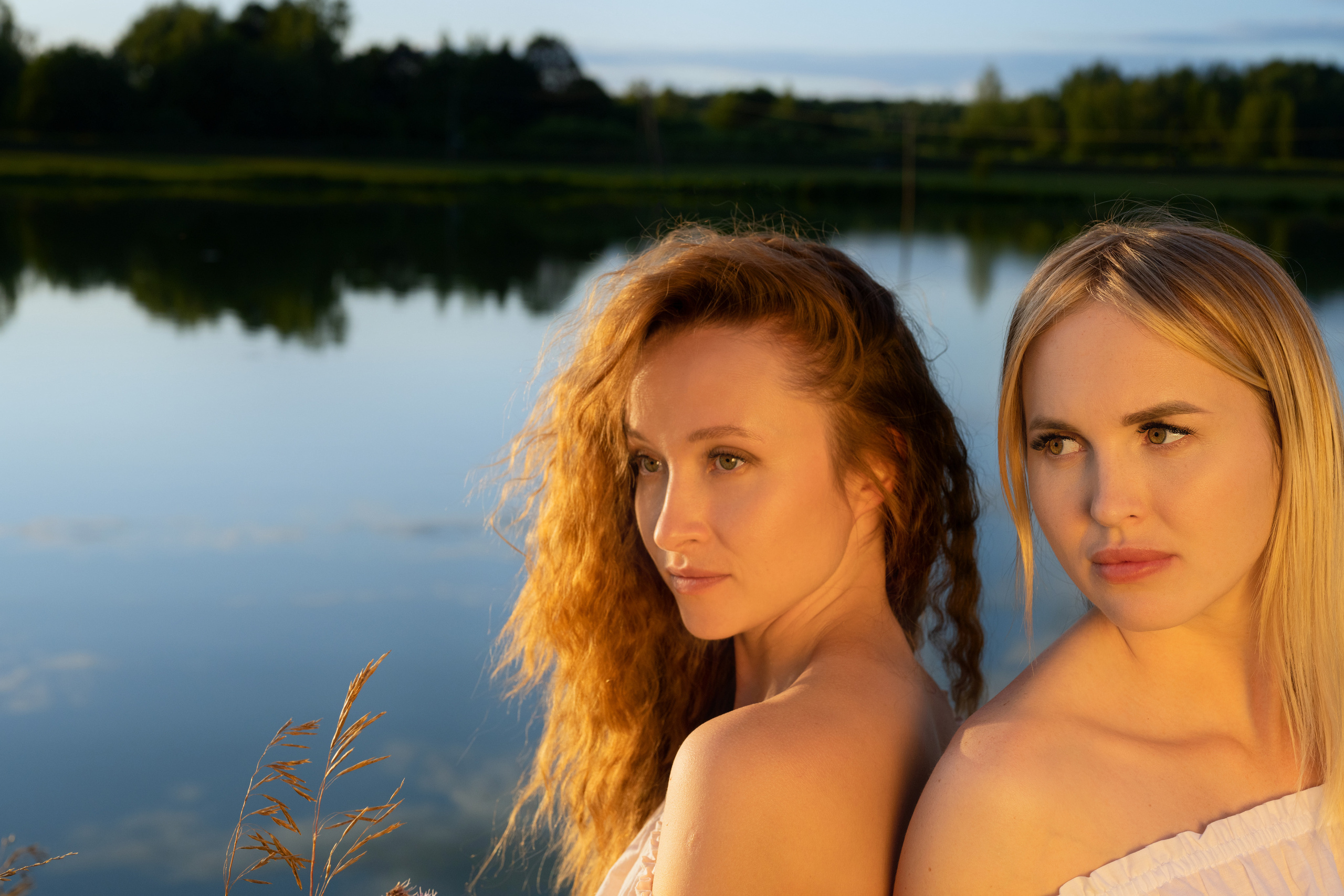 Летняя съёмка девушек на природе