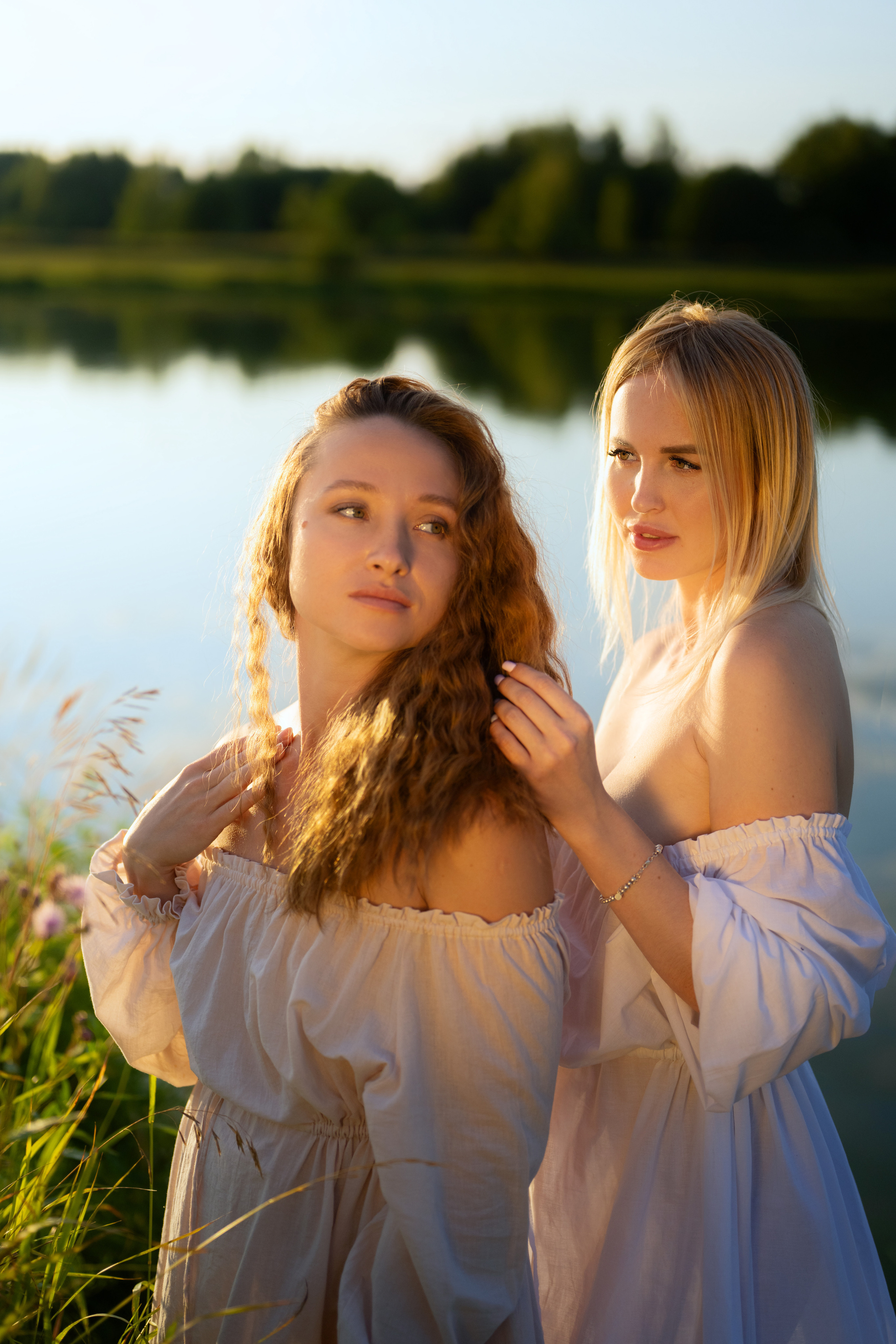Летняя съёмка девушек на природе