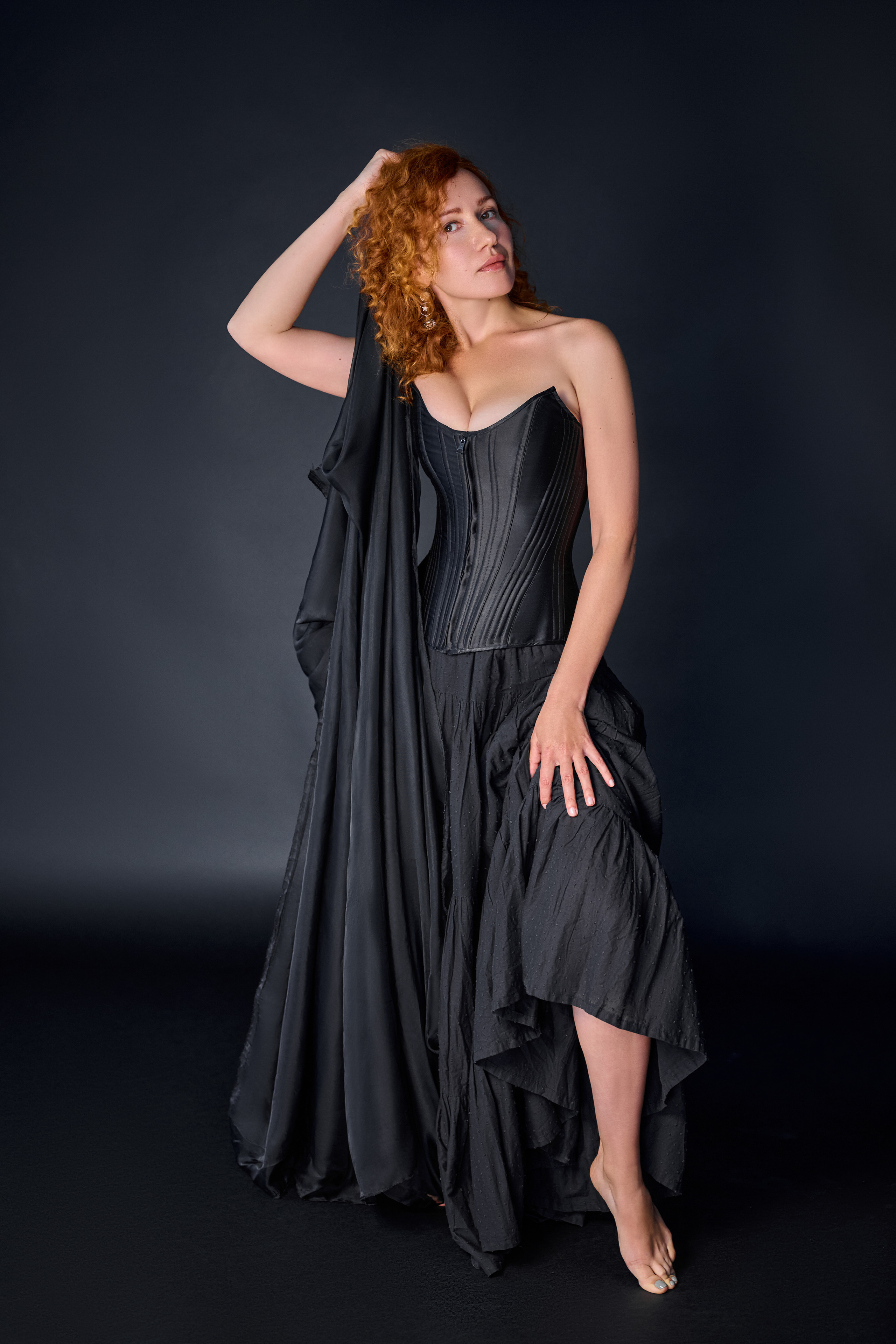 Фотосессия женщины в страстном образе