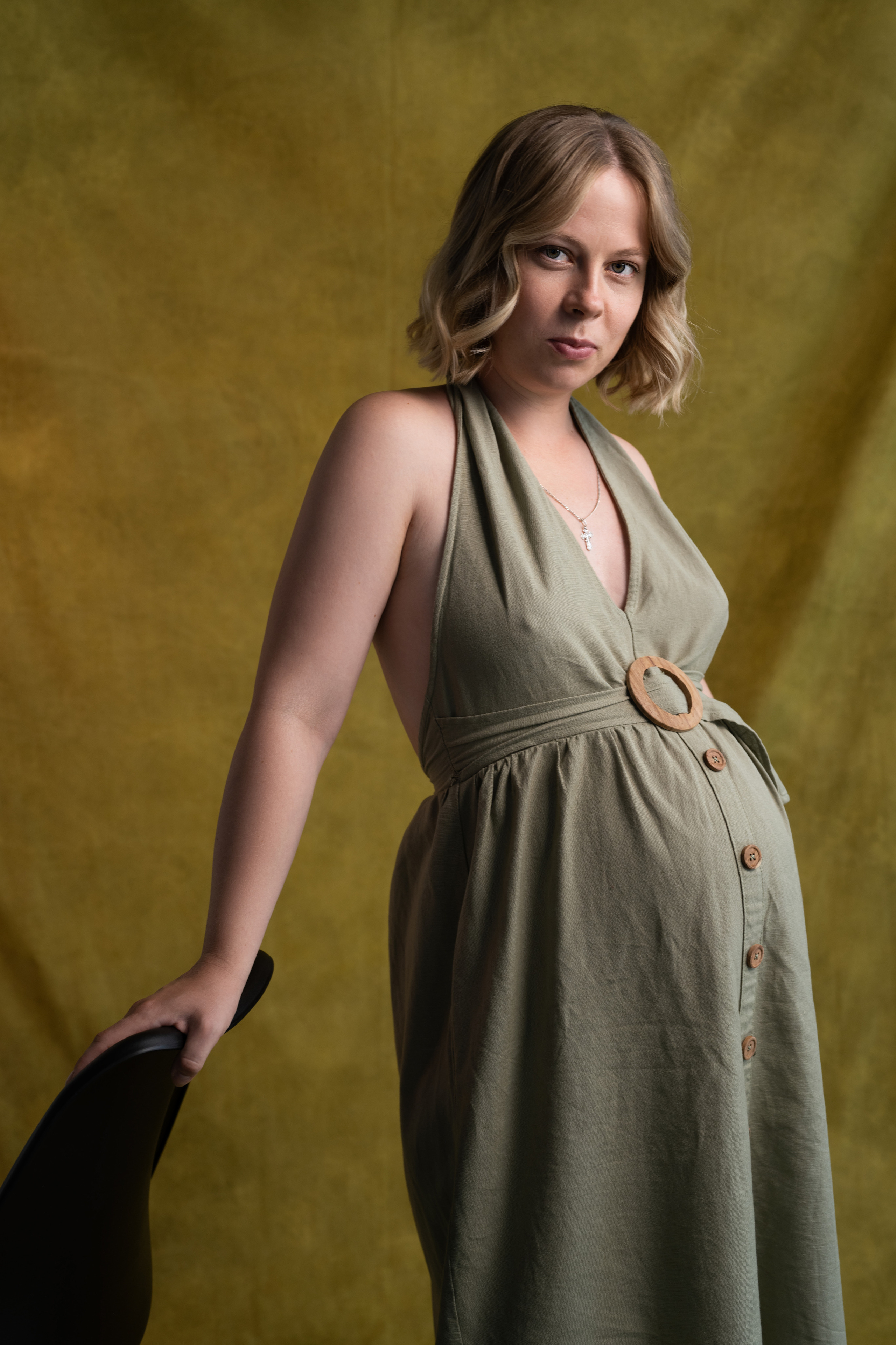 Студийная съёмка беременной девушки