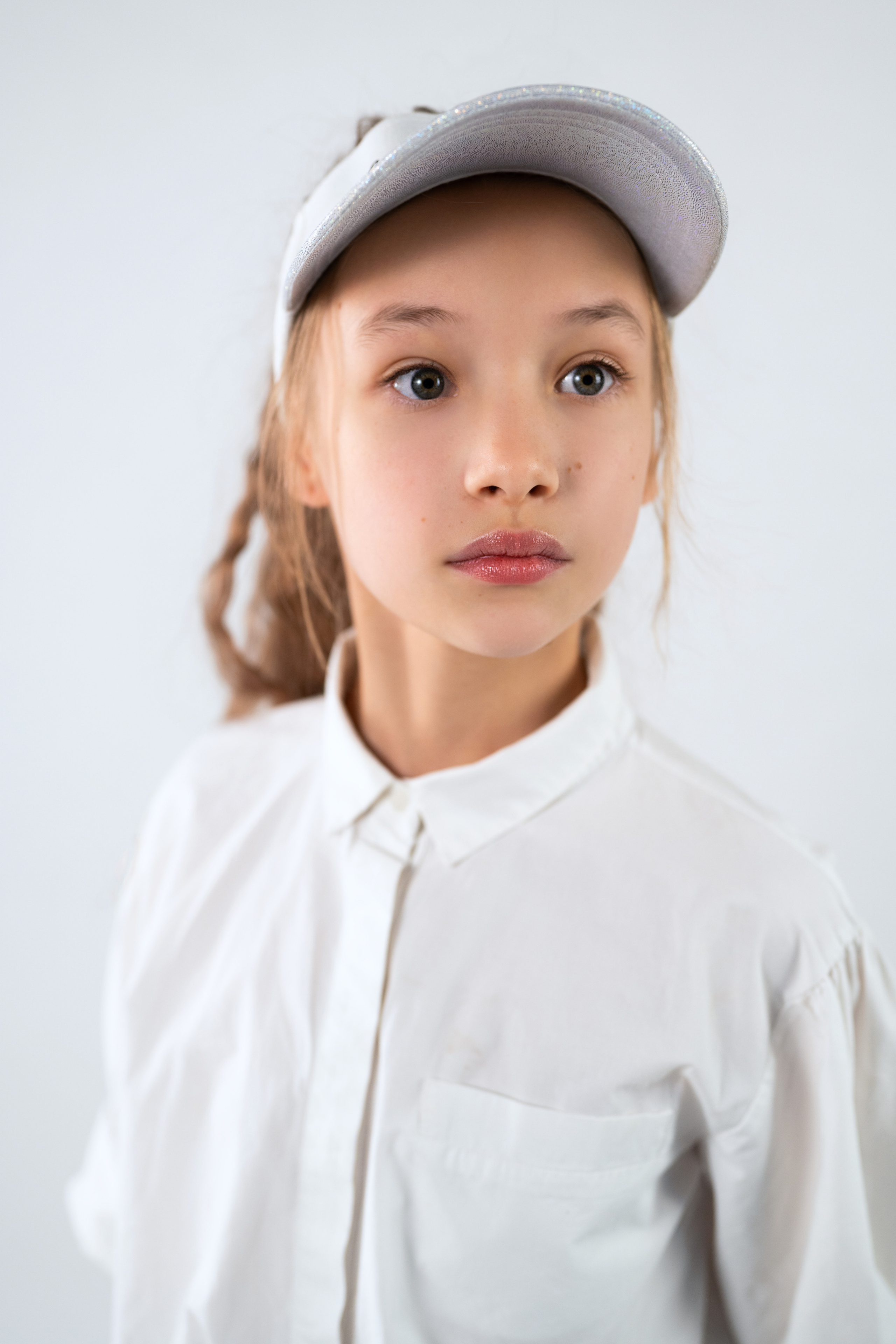 Детская фотосессия в спортивном стиле большой теннис