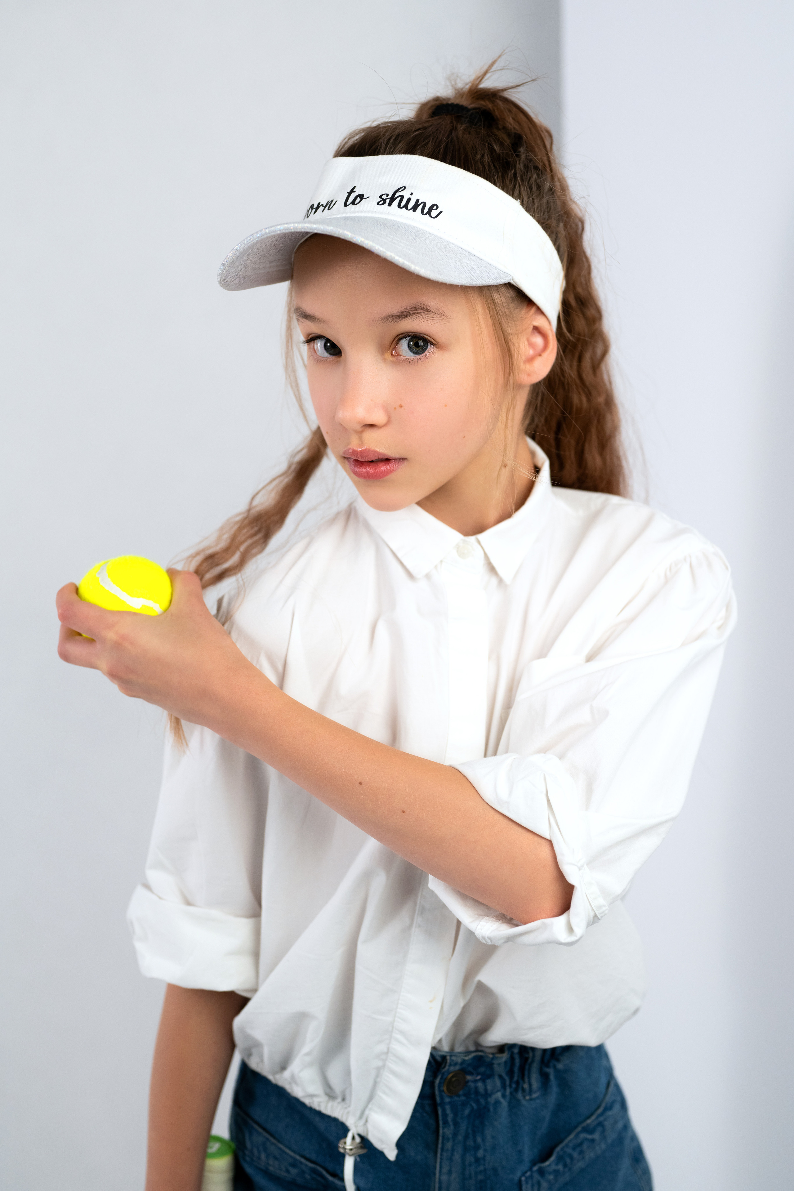 Детская фотосессия в спортивном стиле большой теннис